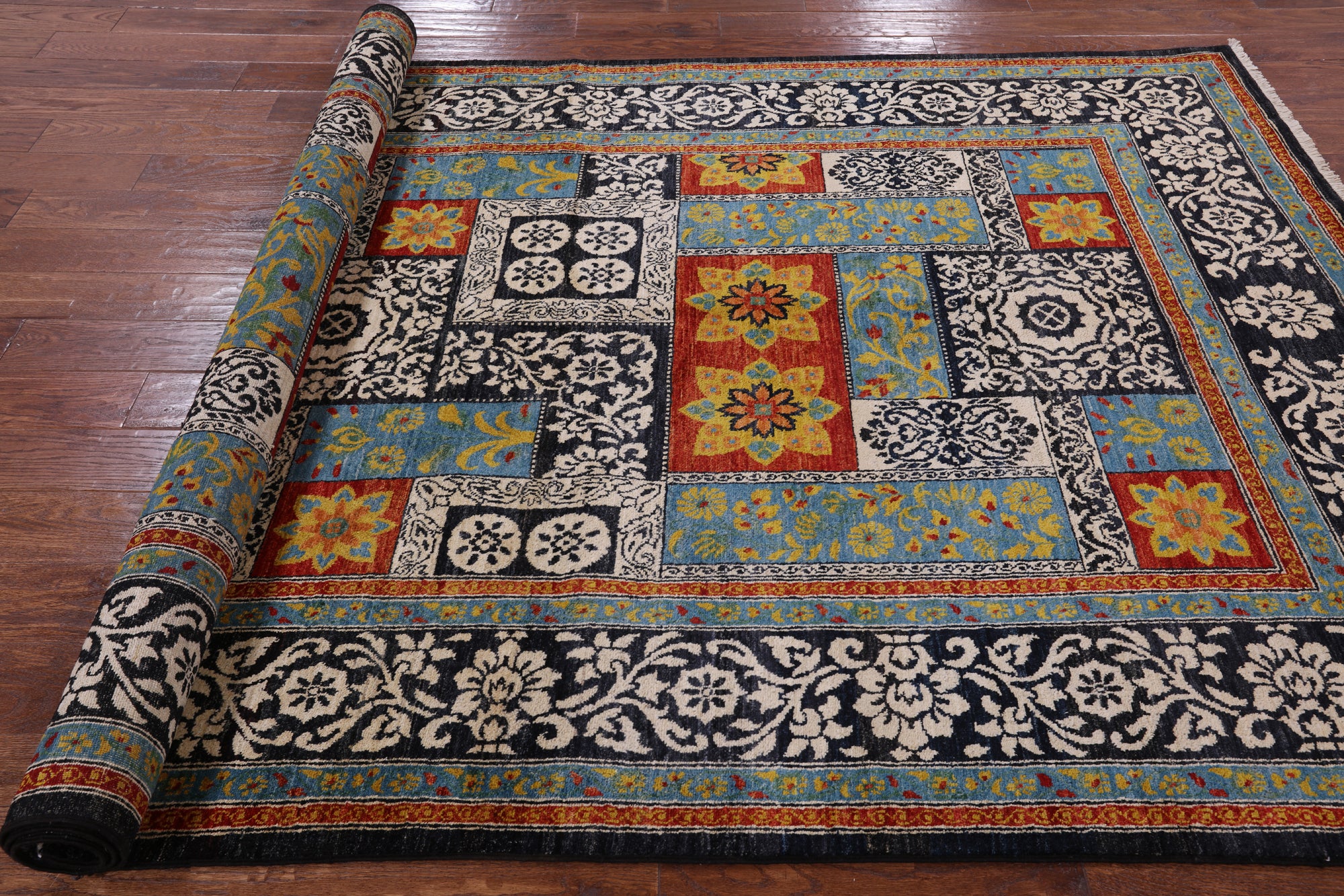 Black William Morris Hand Knotted Wool Area Rug - 6' 0" X 9' 5" - Golden Nile
