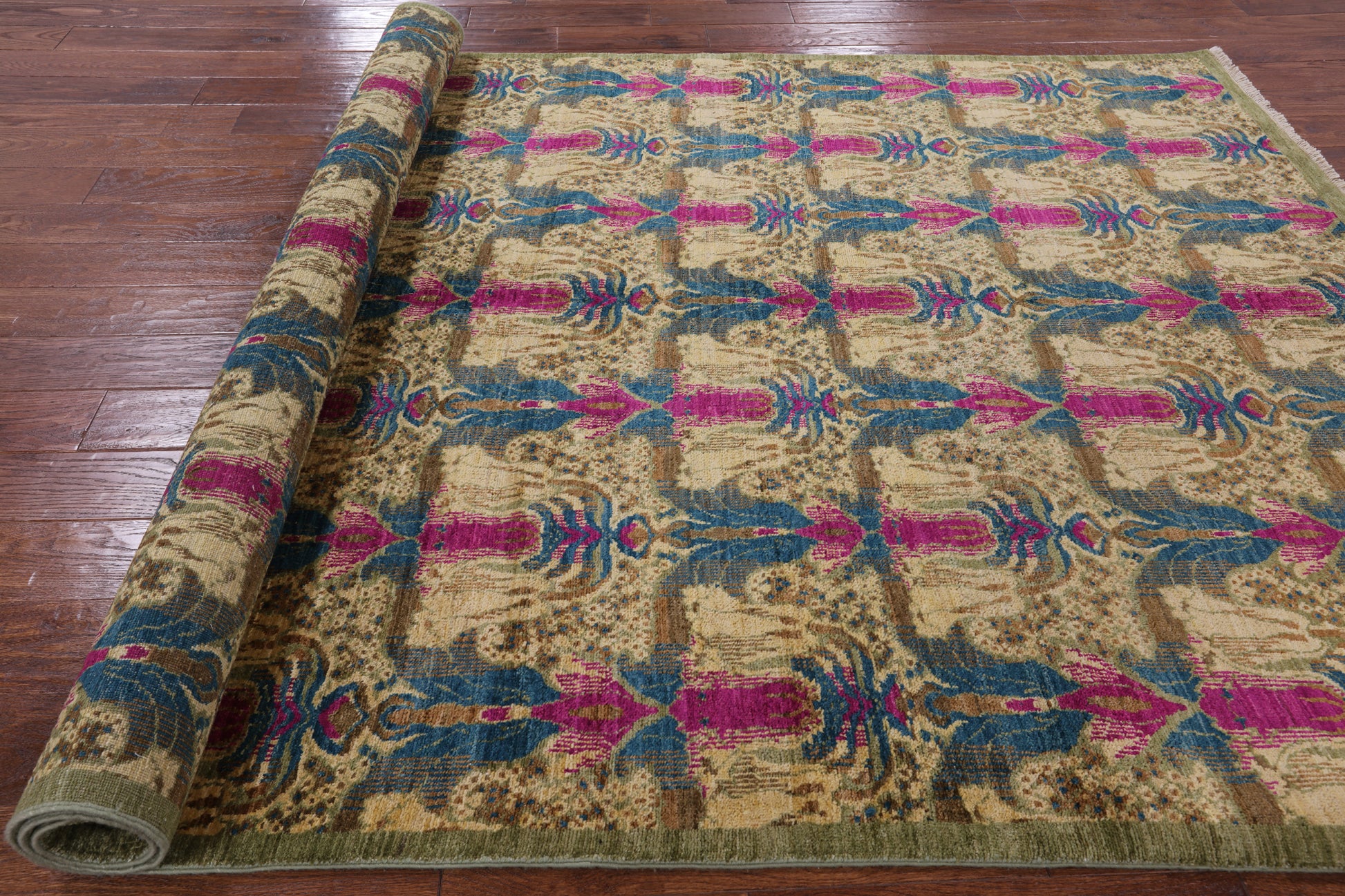 Green William Morris Handmade Wool Area Rug - 6' 0" X 8' 7" - Golden Nile