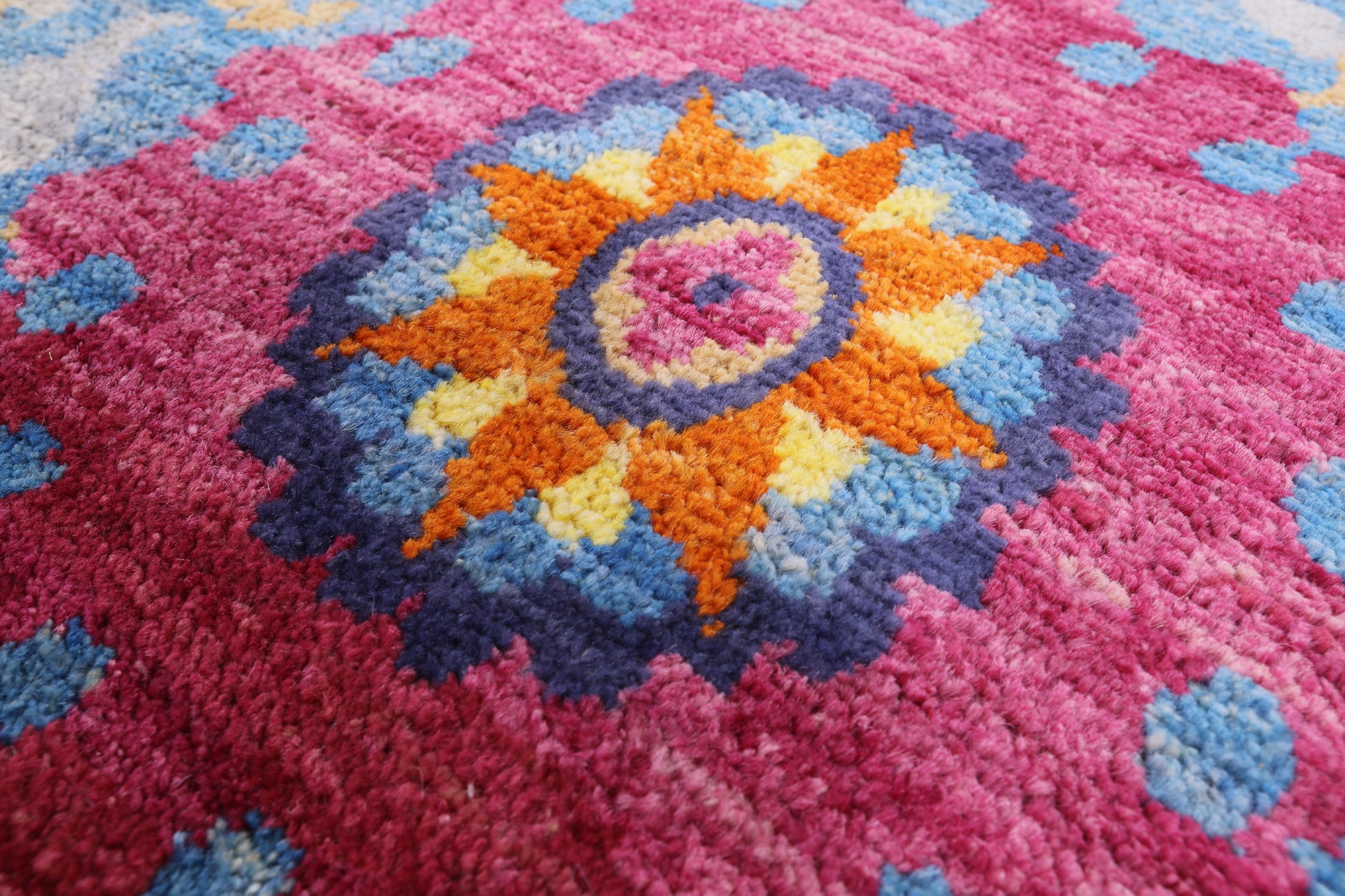 William Morris Handmade Wool Rug - 6' 0" X 8' 10" - Golden Nile