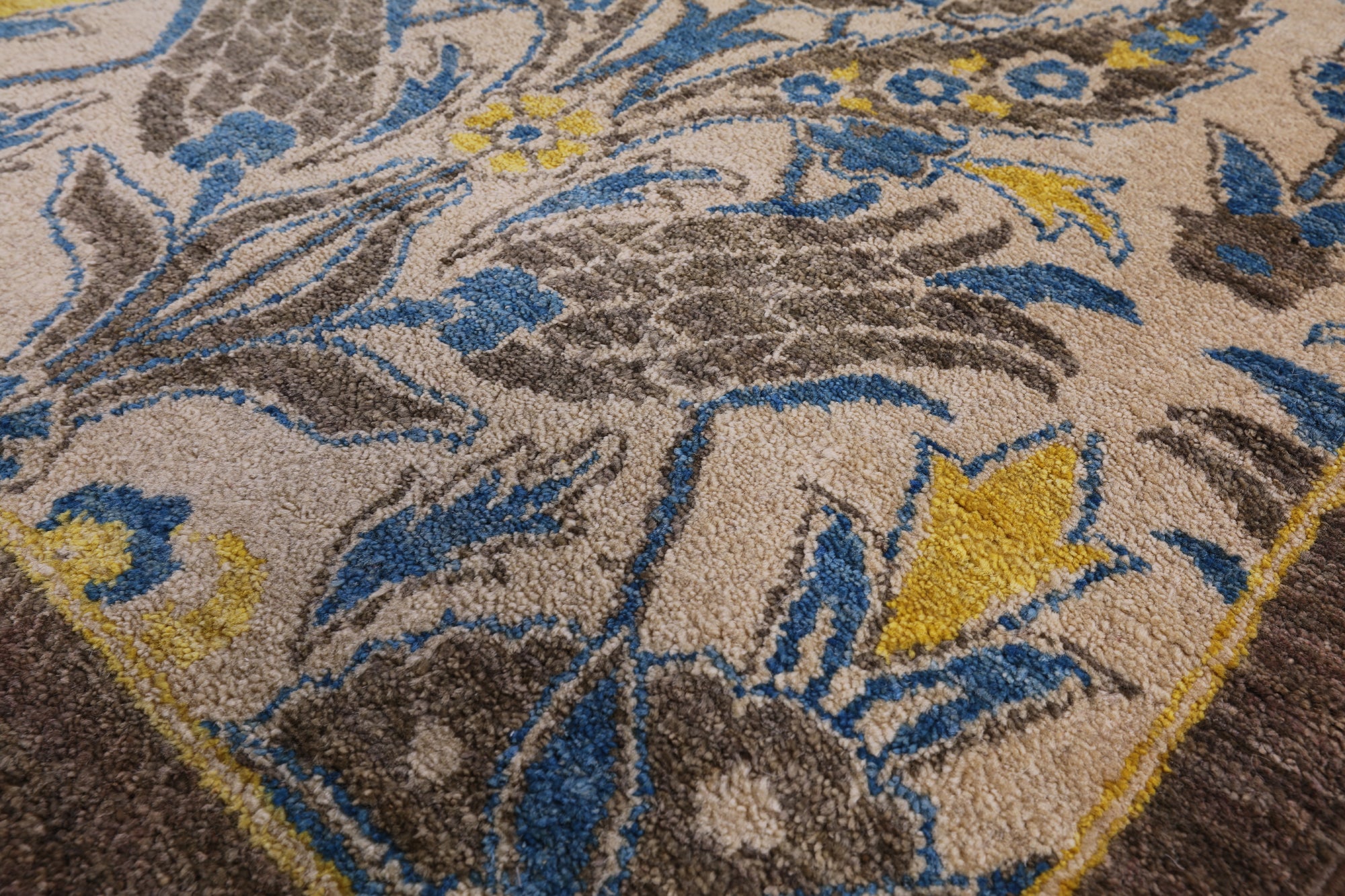 William Morris Handmade Wool Area Rug - 6' 0" X 11' 2" - Golden Nile