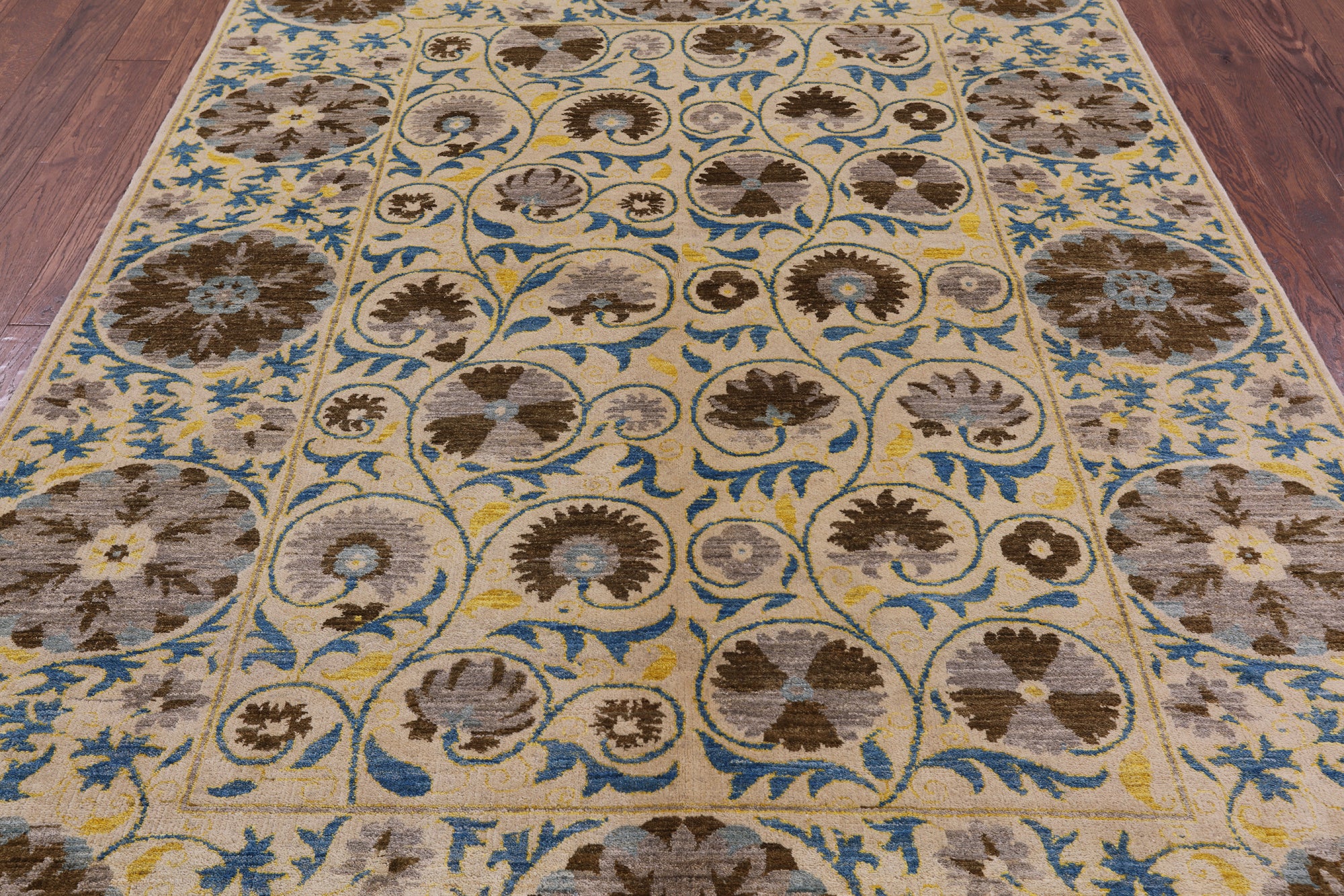 Ivory William Morris Hand Knotted Wool Rug - 6' 3" X 8' 5" - Golden Nile