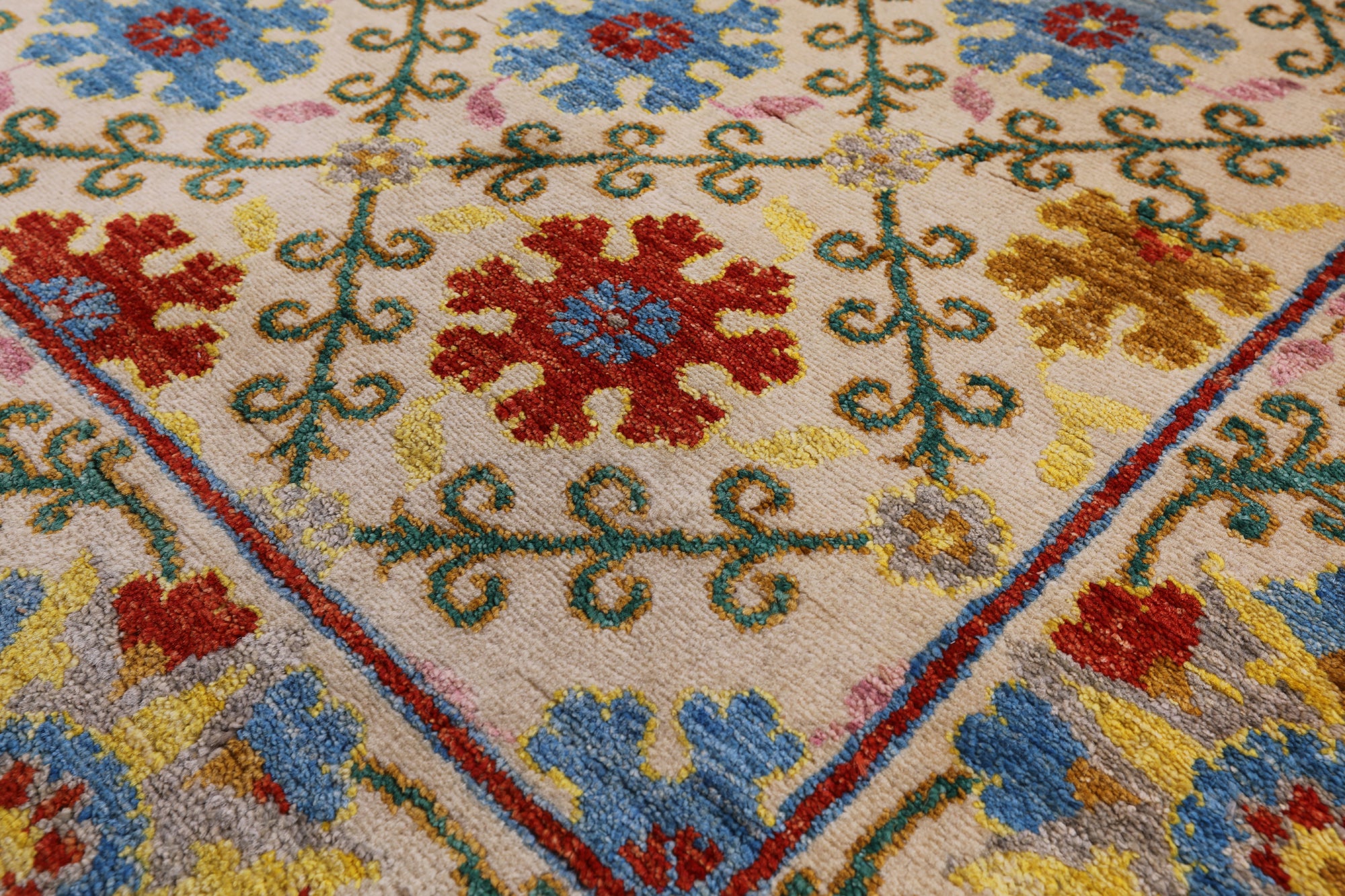 Ivory William Morris Hand Knotted Wool Rug - 5' 11" X 9' 1" - Golden Nile
