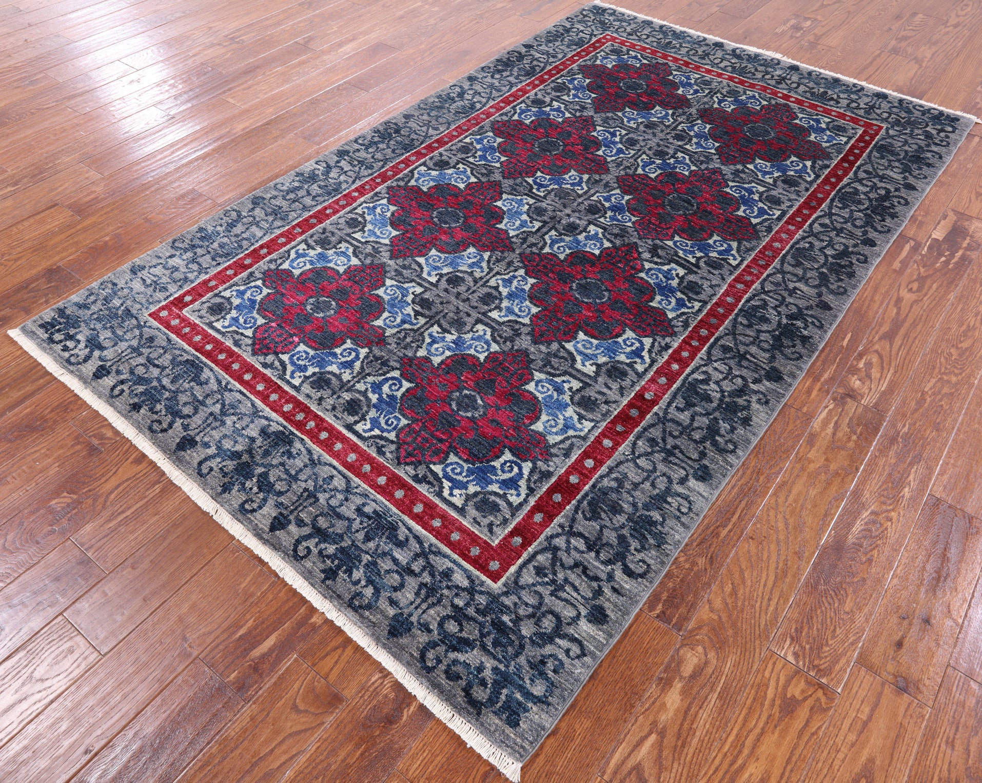 Grey William Morris Handmade Wool Rug - 5' 1" X 8' 1" - Golden Nile