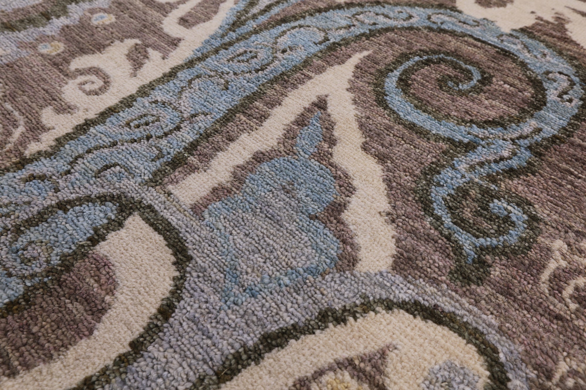 William Morris Handmade Wool Rug - 4' 11" X 8' 2" - Golden Nile