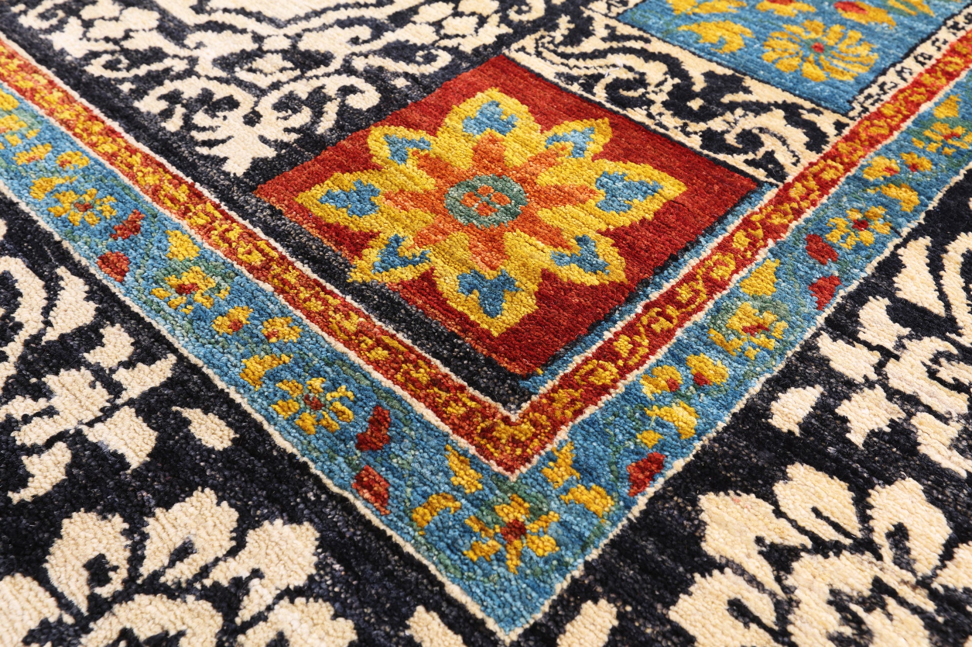 Black William Morris Handmade Wool Area Rug - 5' 3" X 7' 10" - Golden Nile