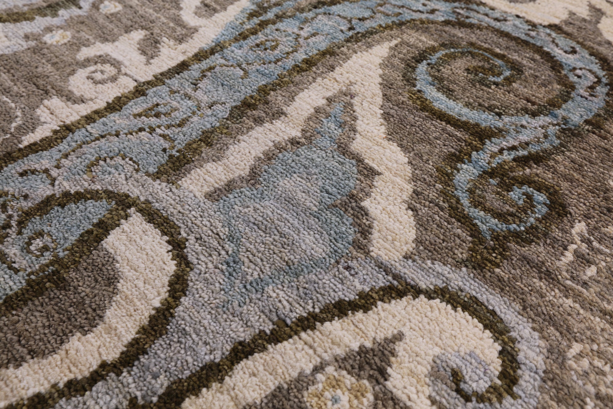 William Morris Hand-Knotted Wool Rug - 5' 1" X 8' 2" - Golden Nile