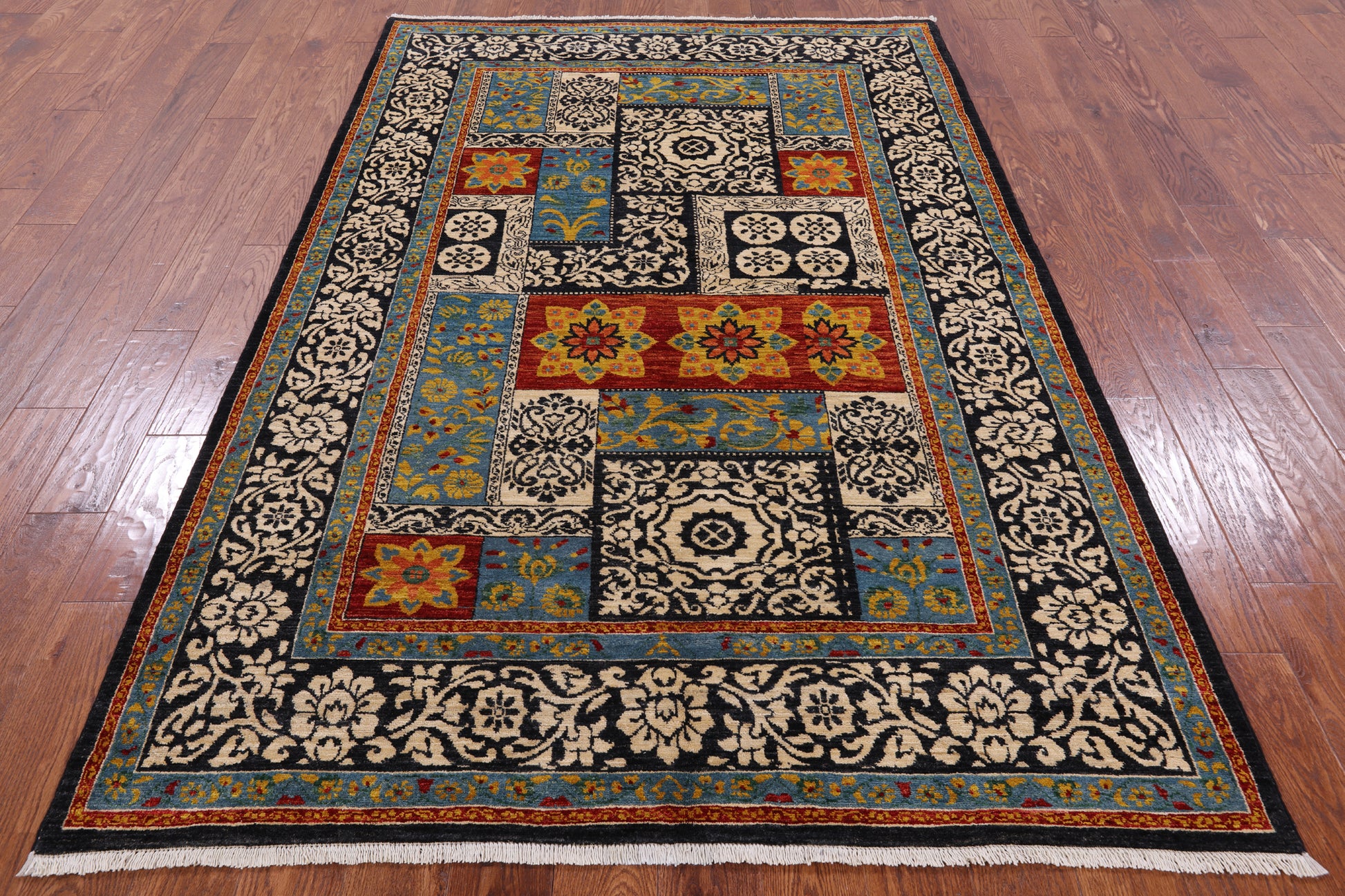 Black William Morris Handmade Wool Area Rug - 5' 2" X 7' 10" - Golden Nile