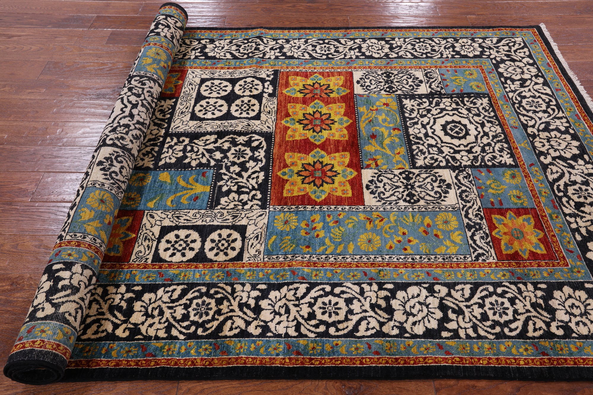 Black William Morris Handmade Wool Area Rug - 5' 2" X 7' 10" - Golden Nile
