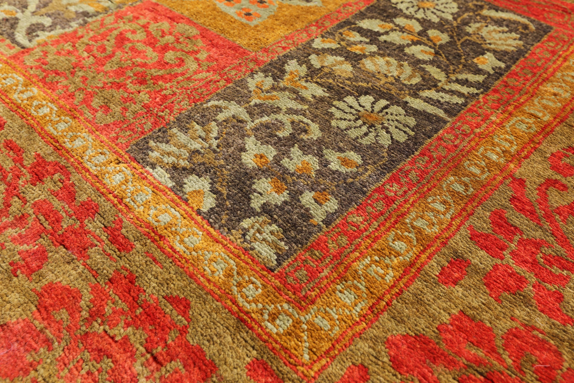 William Morris Hand Knotted Wool Rug - 4' 1" X 5' 11" - Golden Nile