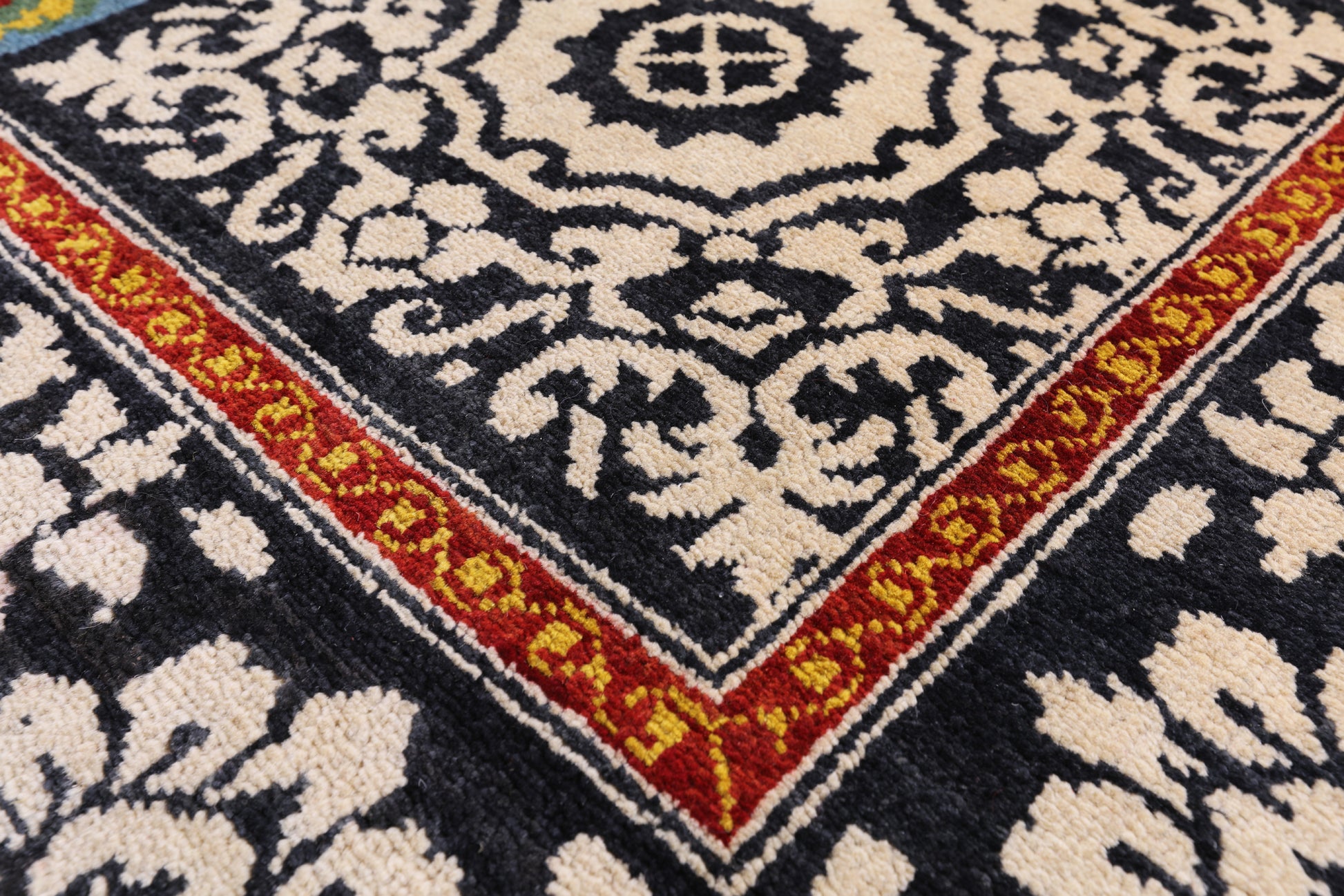 Black William Morris Handmade Wool Area Rug - 4' 1" X 6' 0" - Golden Nile