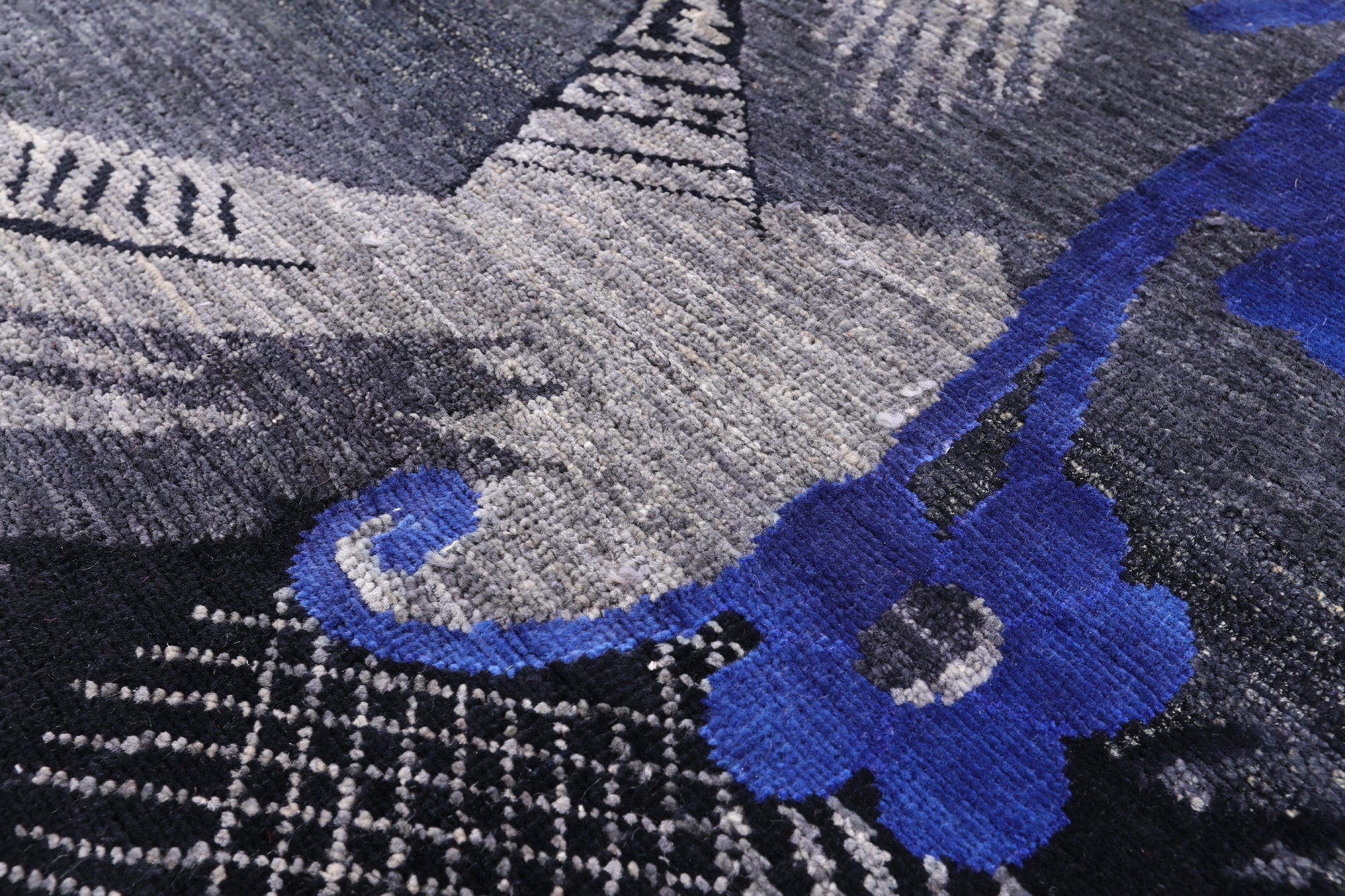 William Morris Hand Knotted Wool Rug - 4' 1" X 6' 2" - Golden Nile