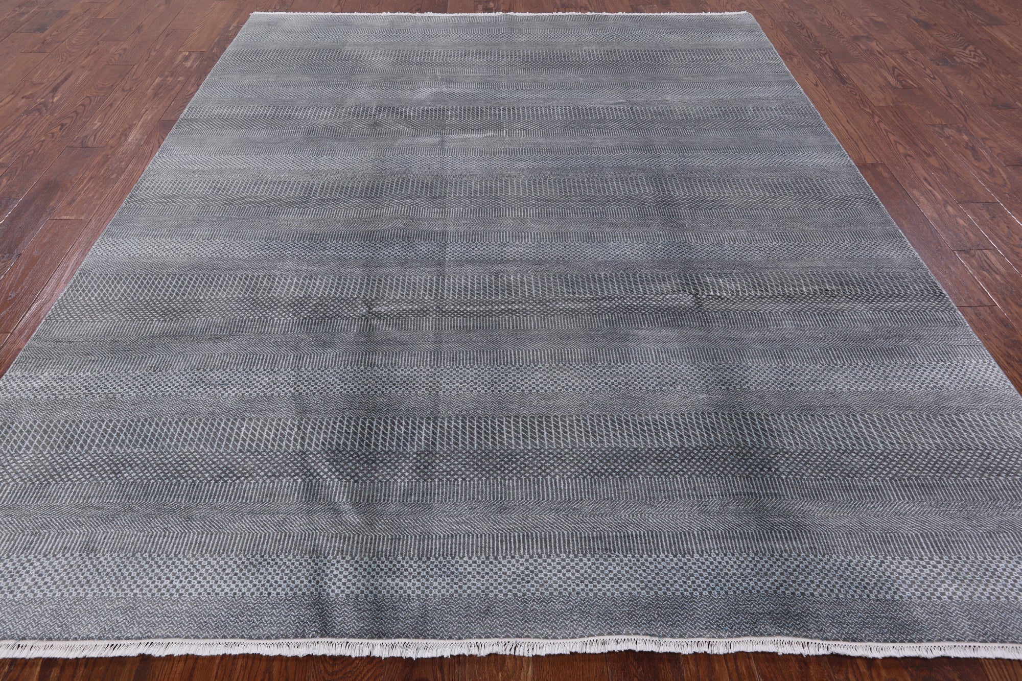 Grey Savannah Hand Knotted Wool & Silk Rug - 7' 9" X 10' 0" - Golden Nile