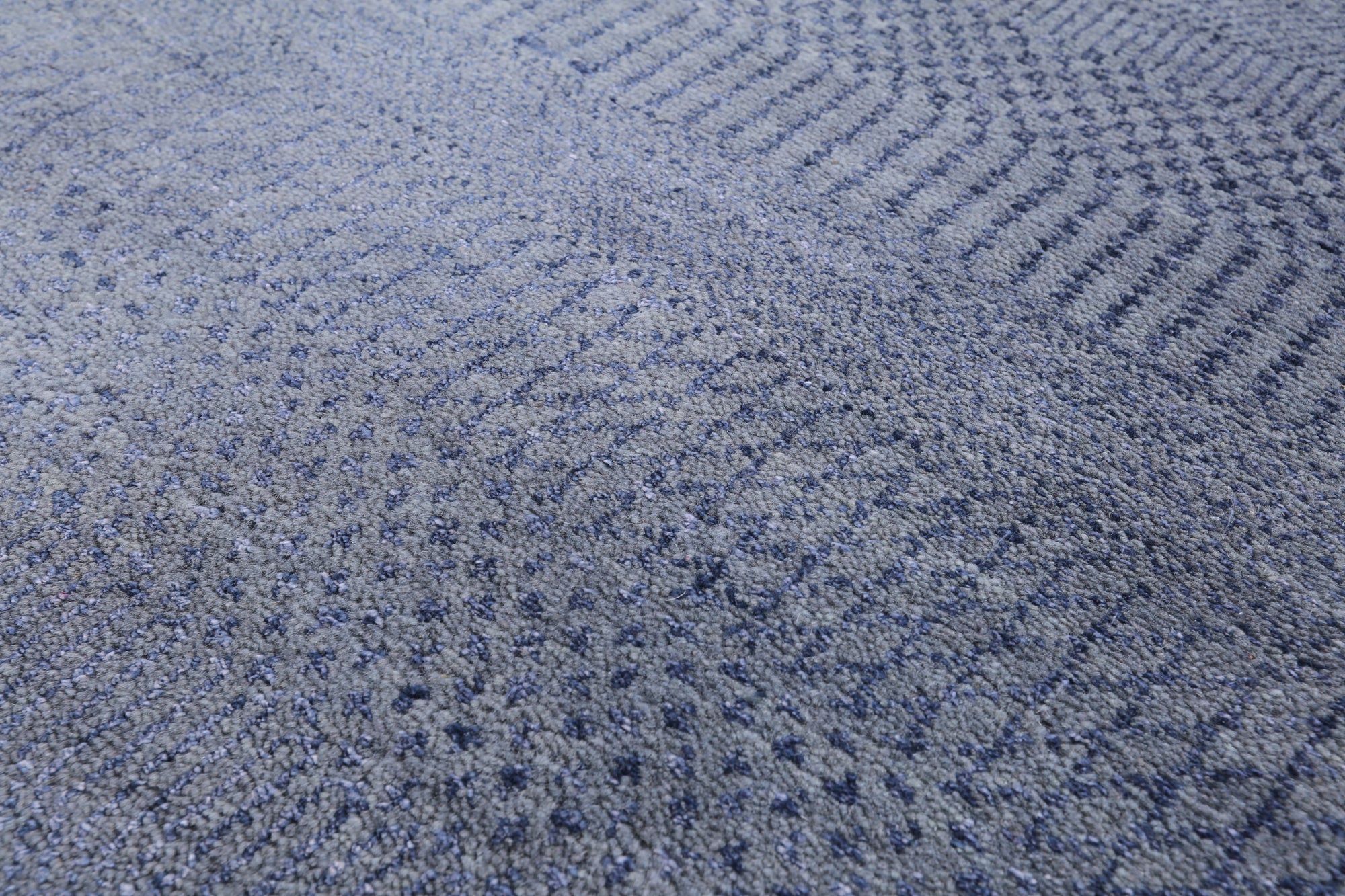 Grey Savannah Grass Hand Knotted Wool & Silk Rug - 7' 11" X 10' 0" - Golden Nile