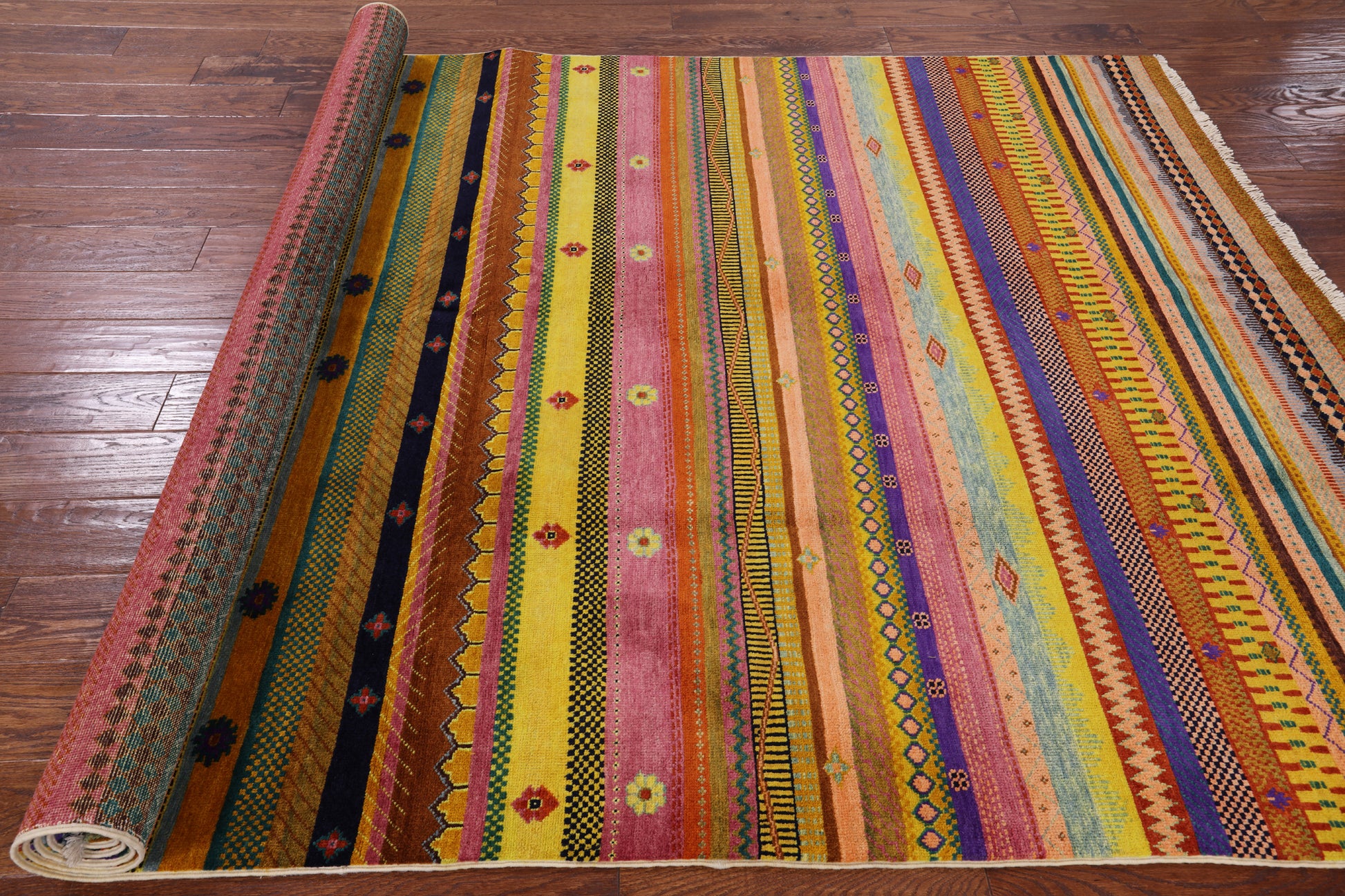 Persian Gabbeh Handmade Wool Rug - 5' 11" X 9' 3" - Golden Nile