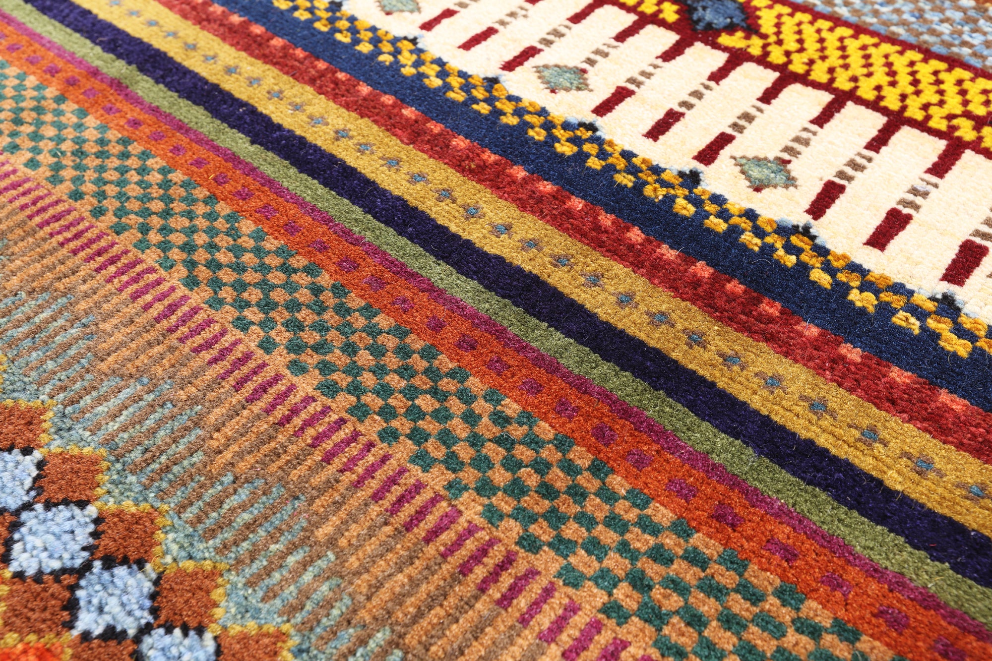 Tribal Gabbeh Handmade Wool Rug - 5' 1" X 7' 10" - Golden Nile