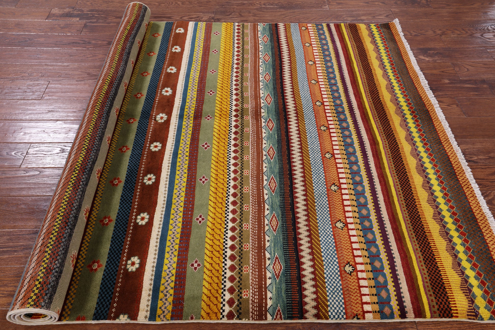 Tribal Gabbeh Hand Knotted Wool Rug - 5' 2" X 7' 9" - Golden Nile