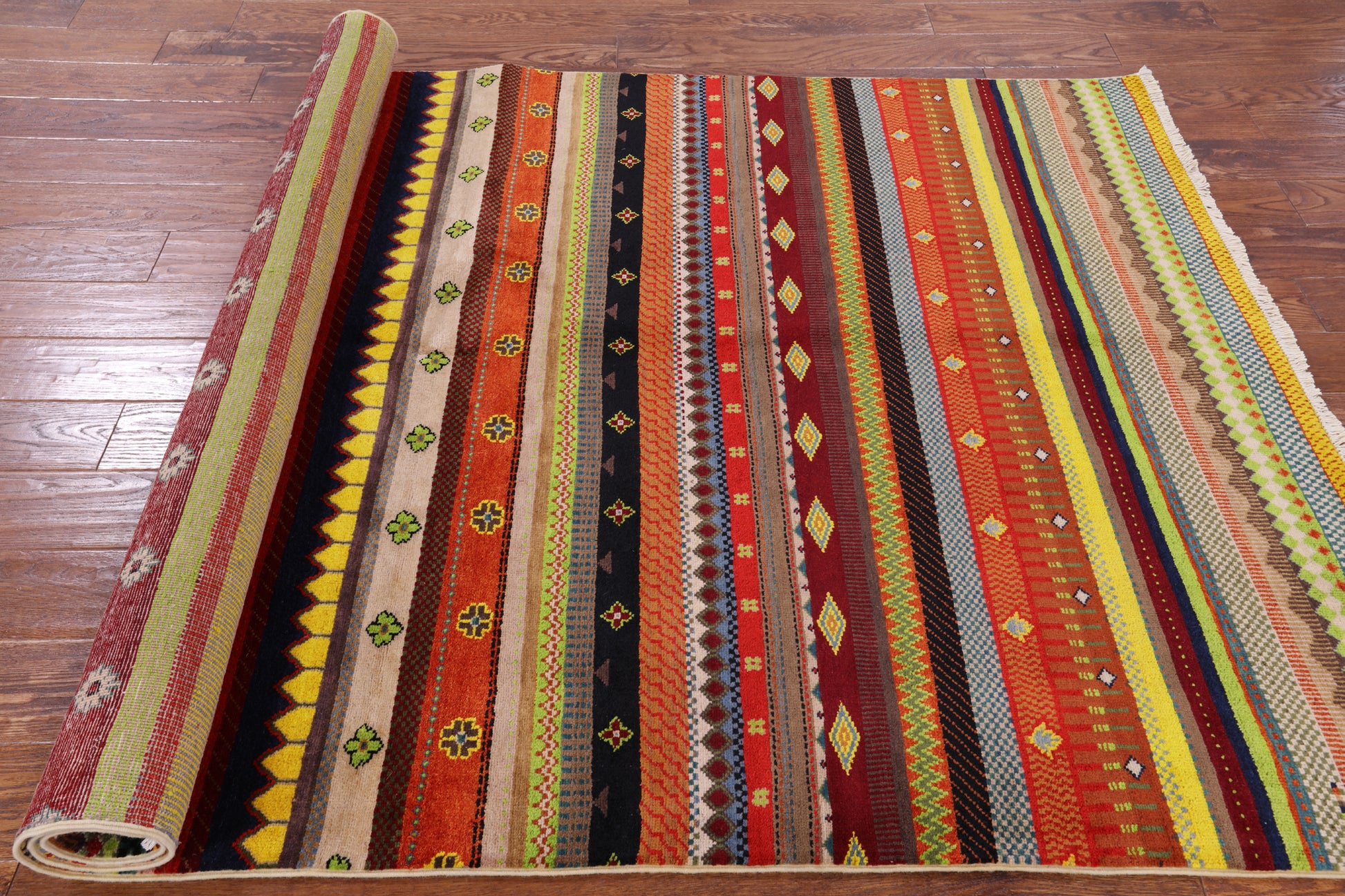 Persian Gabbeh Handmade Wool Rug - 5' 0" X 7' 9 - Golden Nile