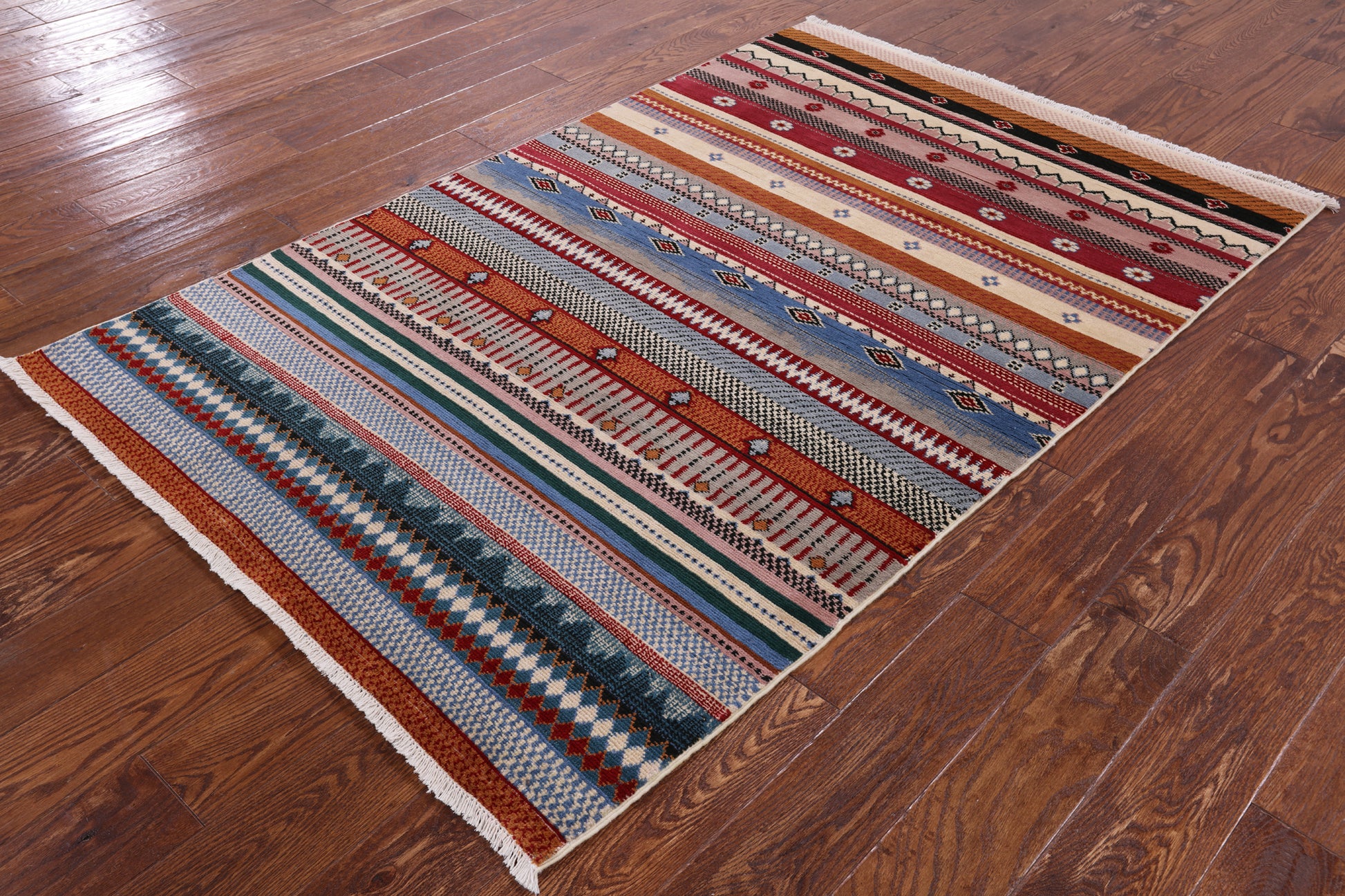 Persian Gabbeh Hand Knotted Wool Rug - 4' 0" X 6' 1" - Golden Nile