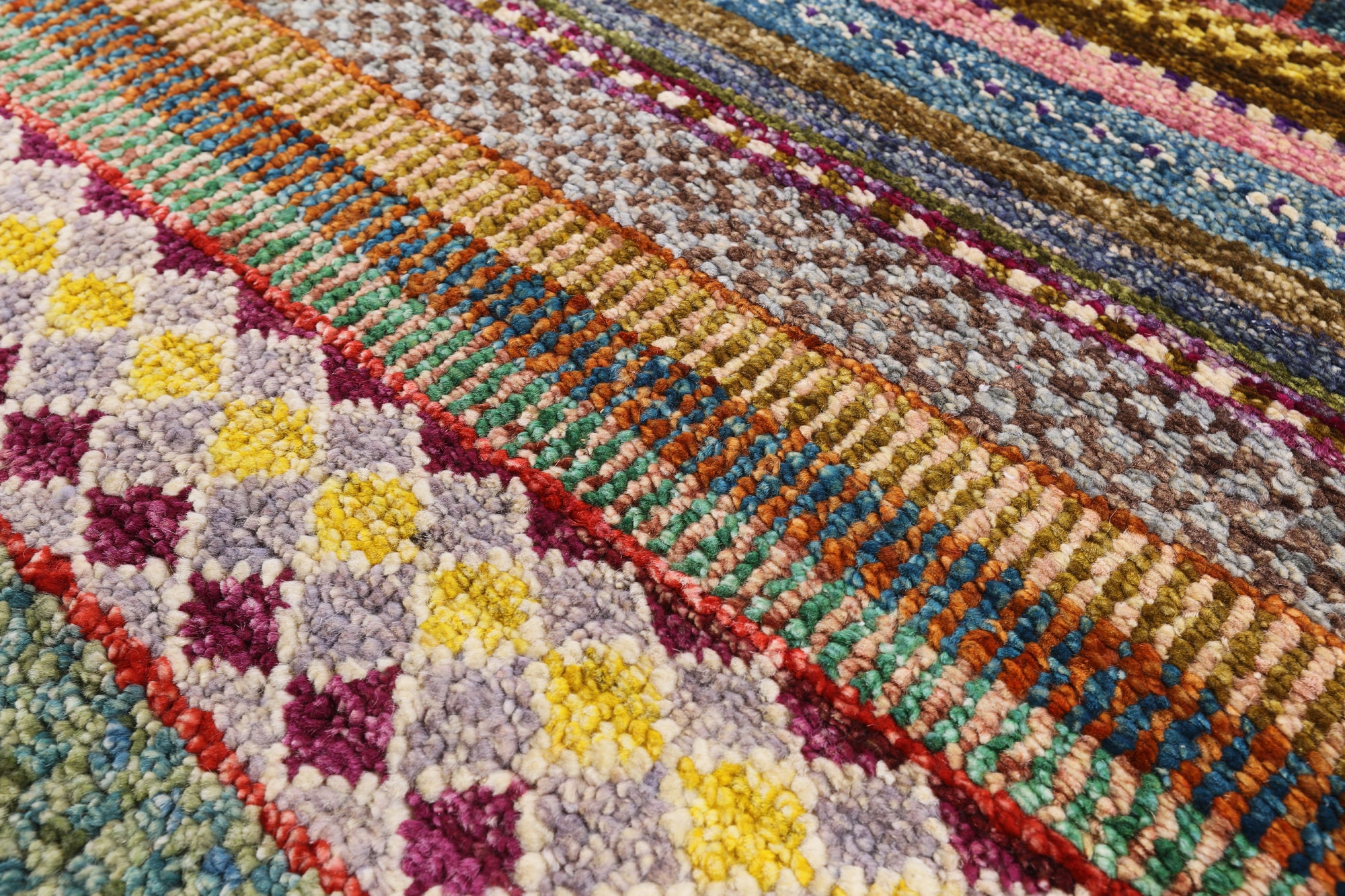 Persian Gabbeh Handmade Wool Rug - 4' 0" X 6' 0" - Golden Nile