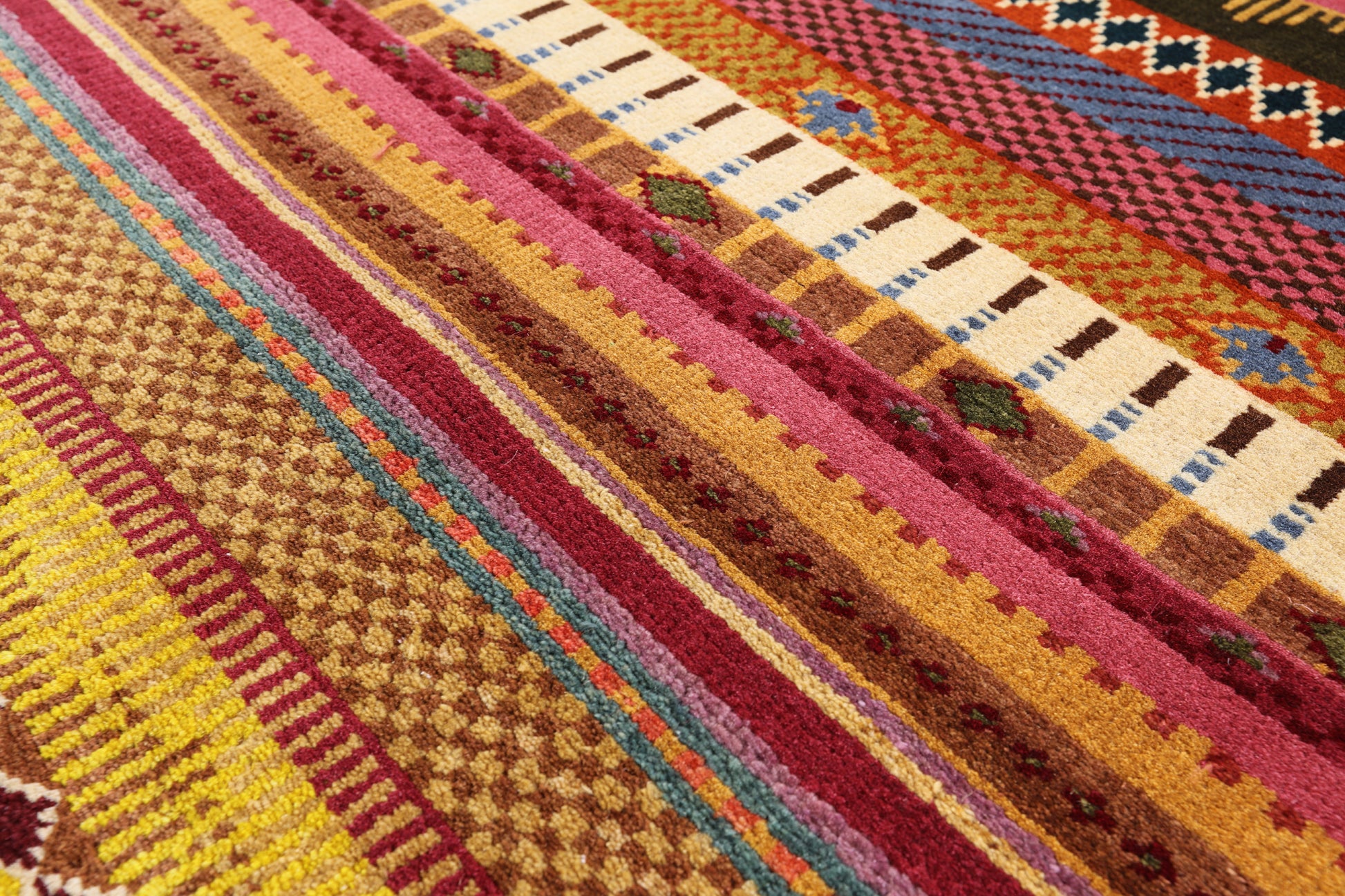 Persian Gabbeh Tribal Hand Knotted Wool Rug - 4' 3" X 6' 0" - Golden Nile