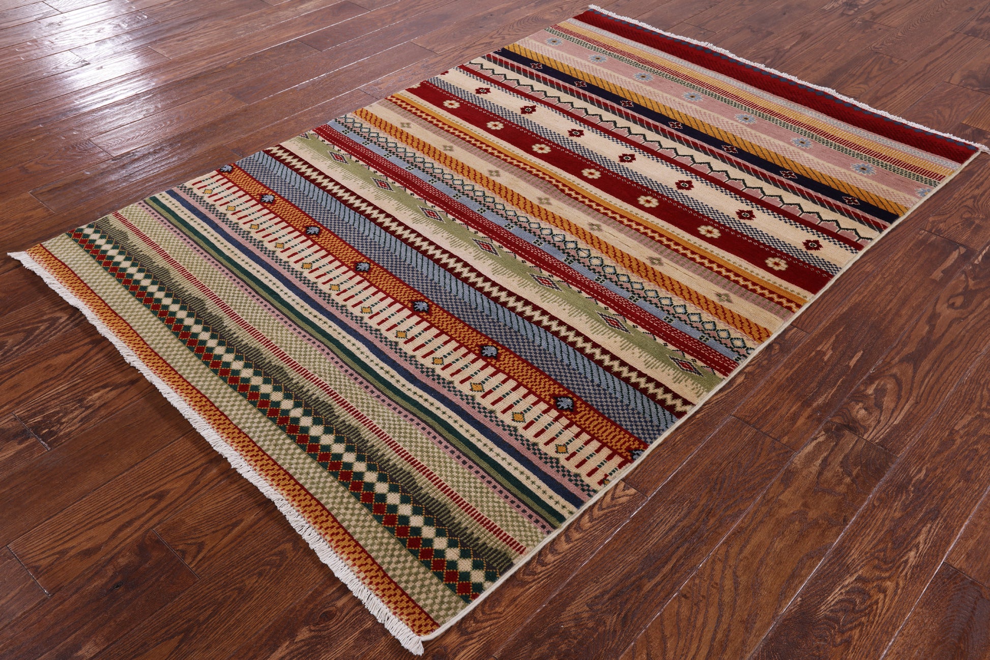Persian Gabbeh Handmade Wool Rug - 4' 1" X 6' 1" - Golden Nile