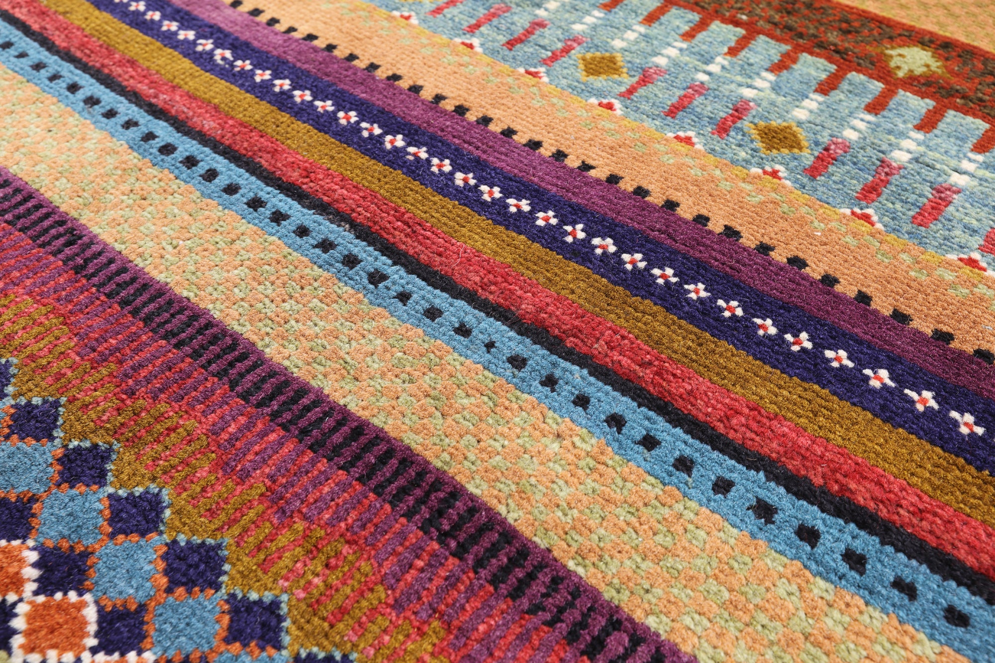 Persian Gabbeh Hand-Knotted Wool Rug - 4' 1" X 6' 3" - Golden Nile