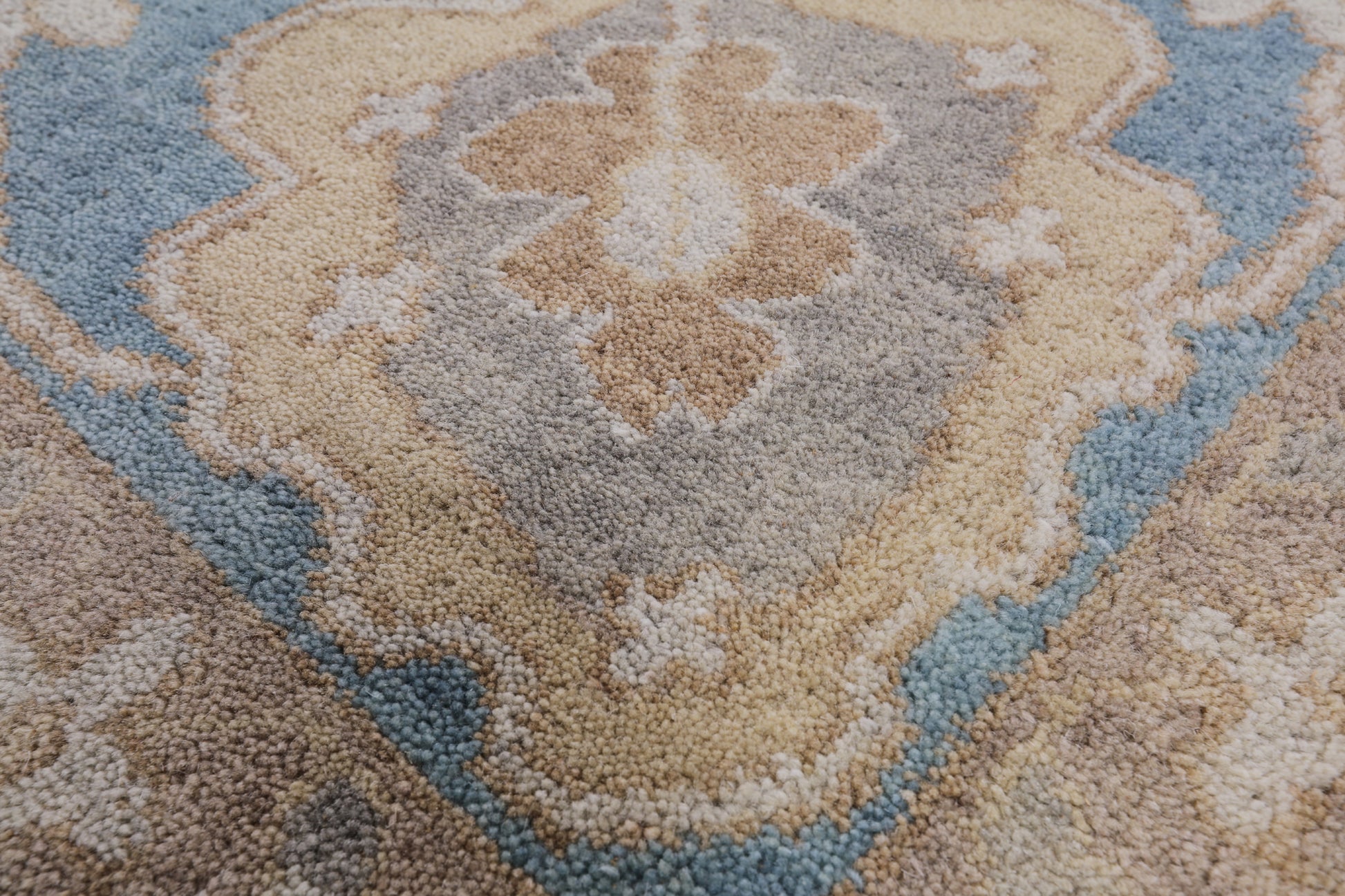 Ivory Turkish Oushak Hand Knotted Area Rug - 8' 10" X 11' 10" - Golden Nile