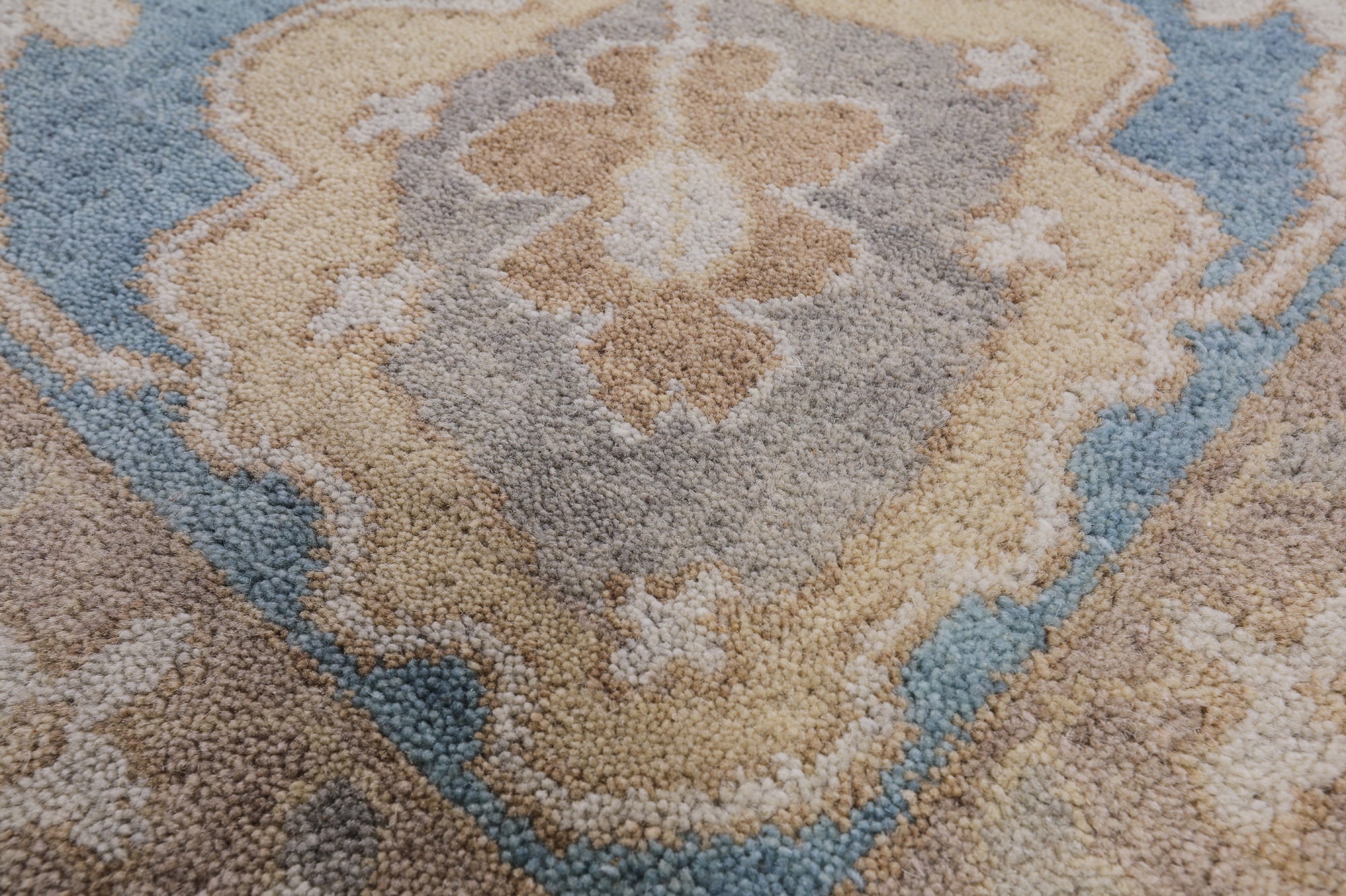 Ivory Turkish Oushak Hand Knotted Area Rug - 8' 10" X 11' 10" - Golden Nile