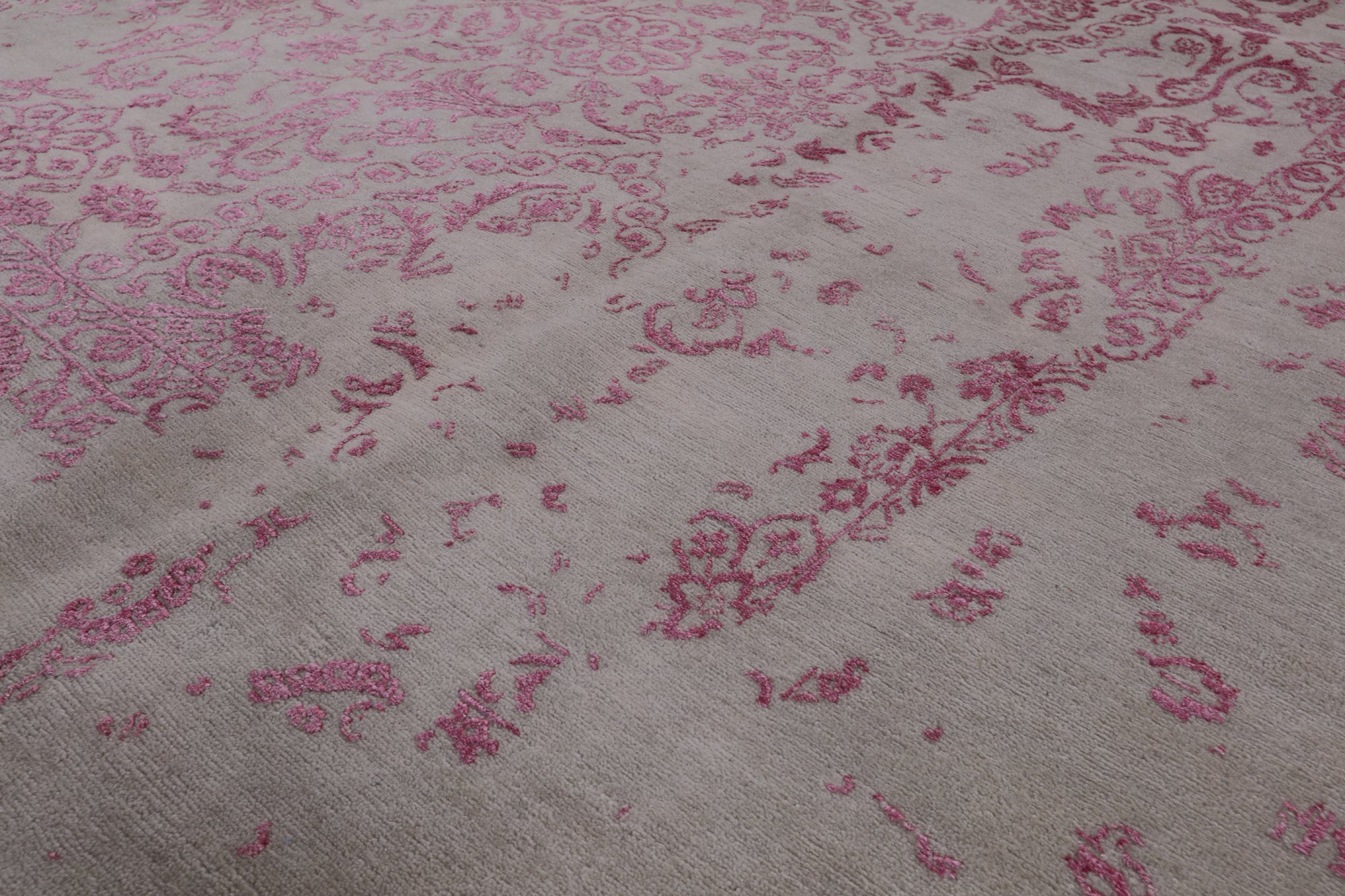 Ivory Modern Wool & Silk Hand Knotted Rug - 8' 1" X 10' 2" - Golden Nile