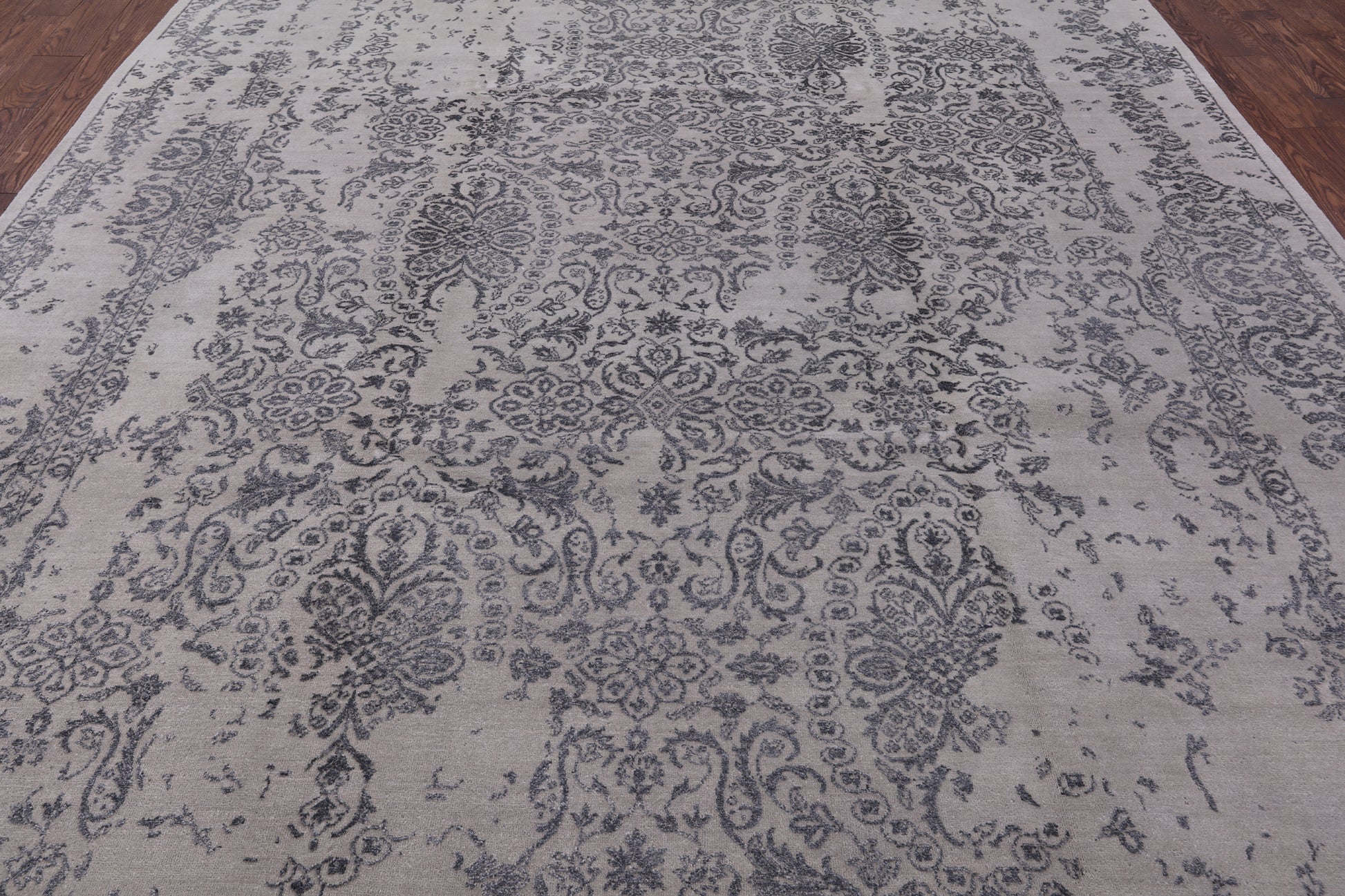 Grey Modern Wool & Silk Area Rug - 9' 0" X 11' 10" - Golden Nile