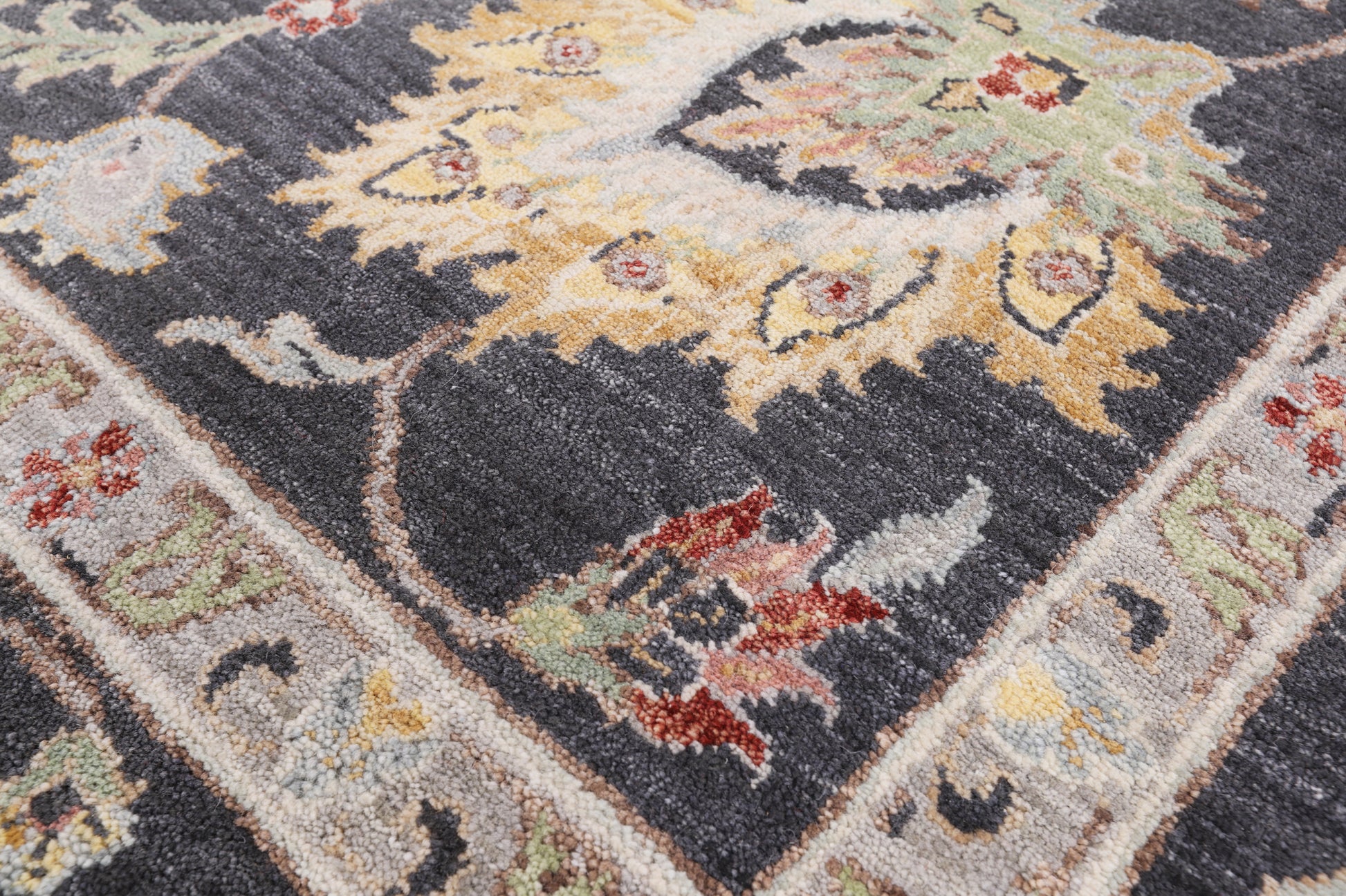 Grey Peshawar Handmade Wool Rug - 6' 3" X 9' 3" - Golden Nile