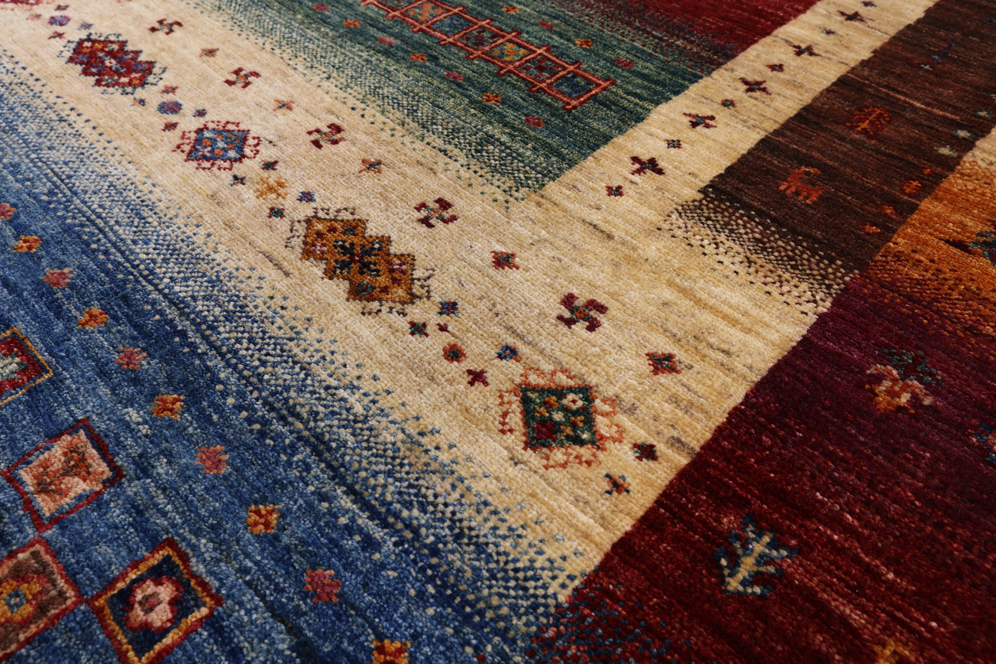 Persian Gabbeh Tribal Hand Knotted Wool Rug - 5' 9" X 7' 9" - Golden Nile