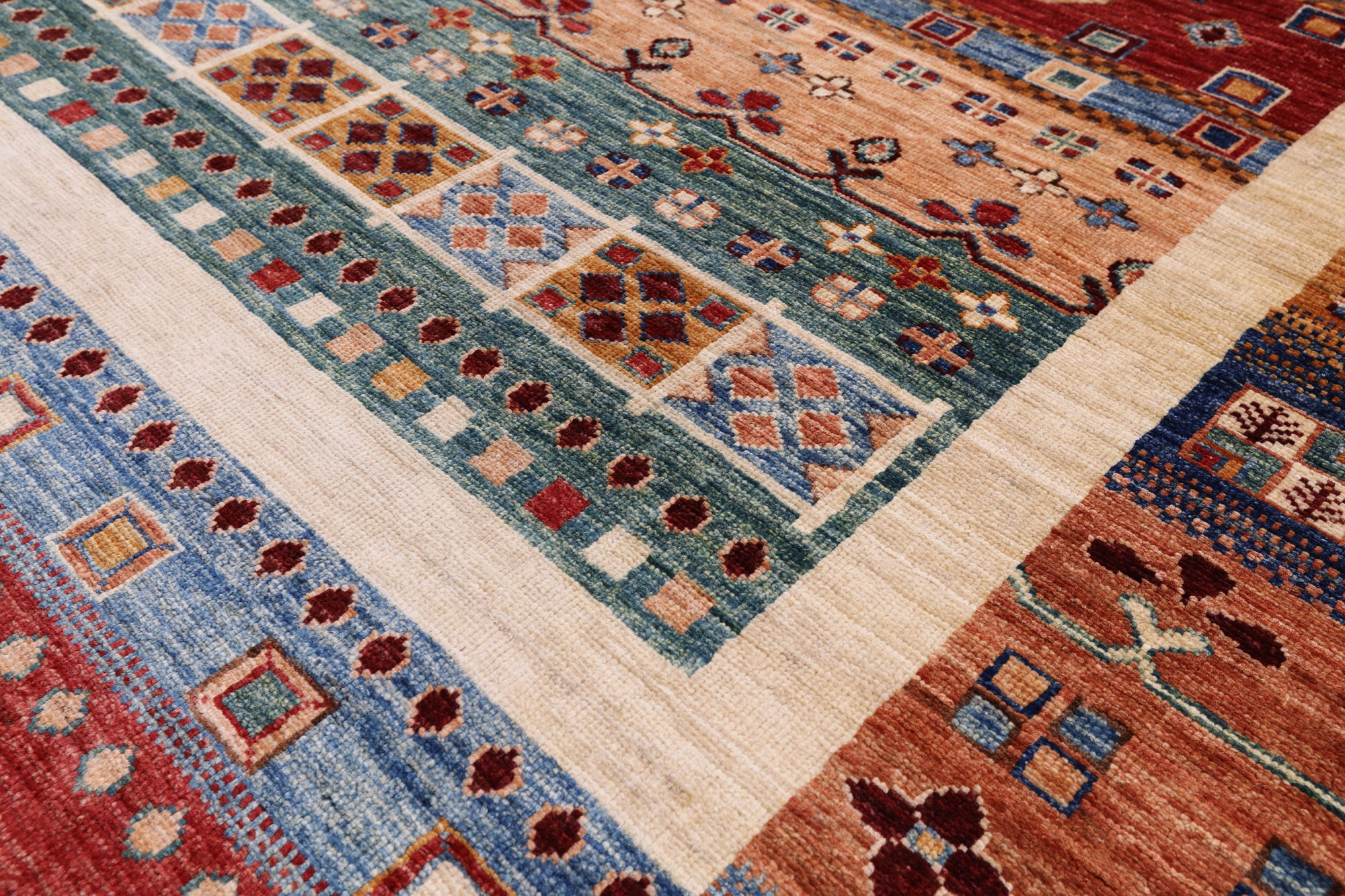 Tribal Persian Gabbeh Hand Knotted Wool Rug - 5' 0" X 6' 7" - Golden Nile