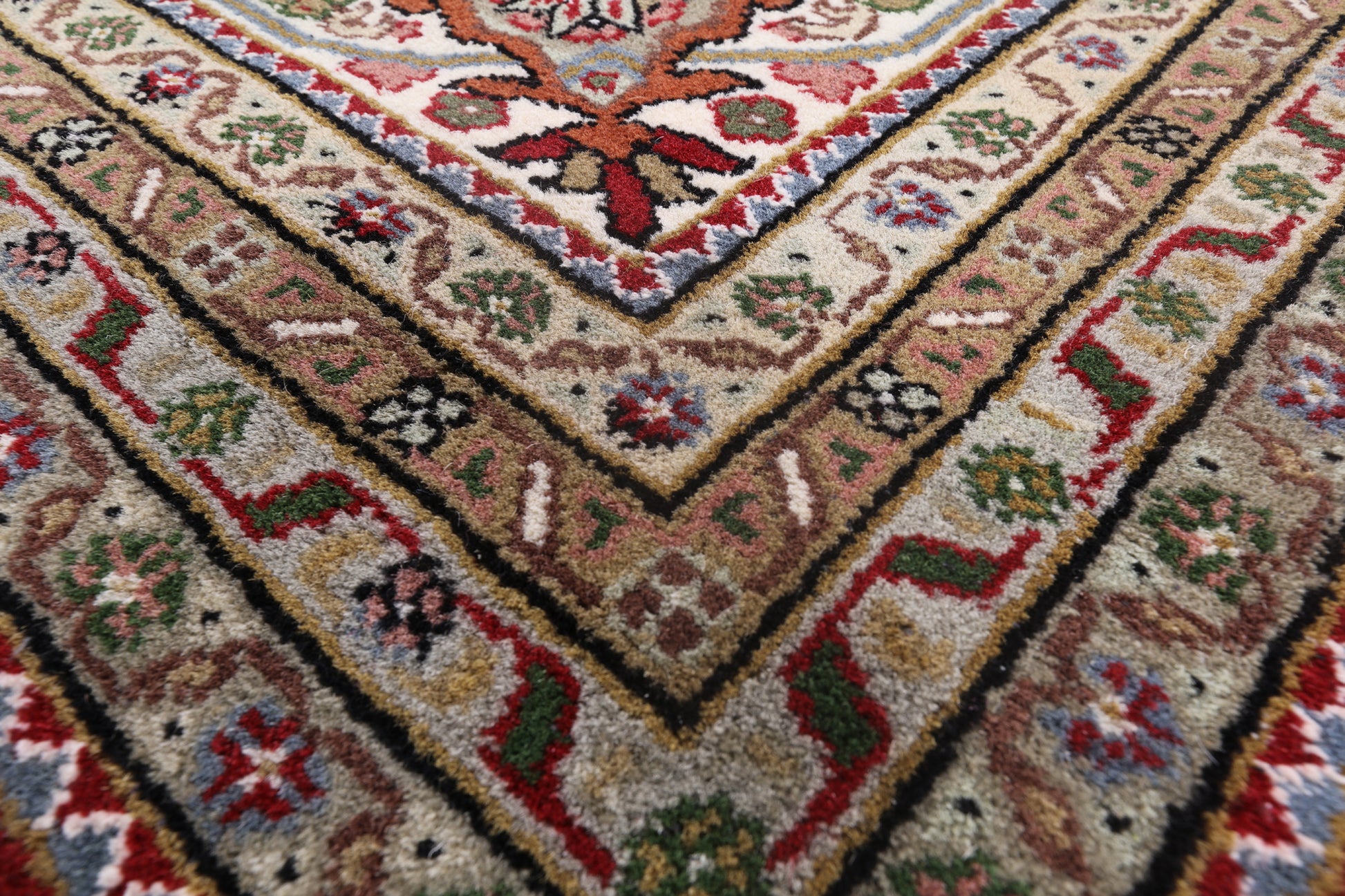 Square Bijar Handmade Wool & Silk Rug - 9' 7" X 9' 11" - Golden Nile