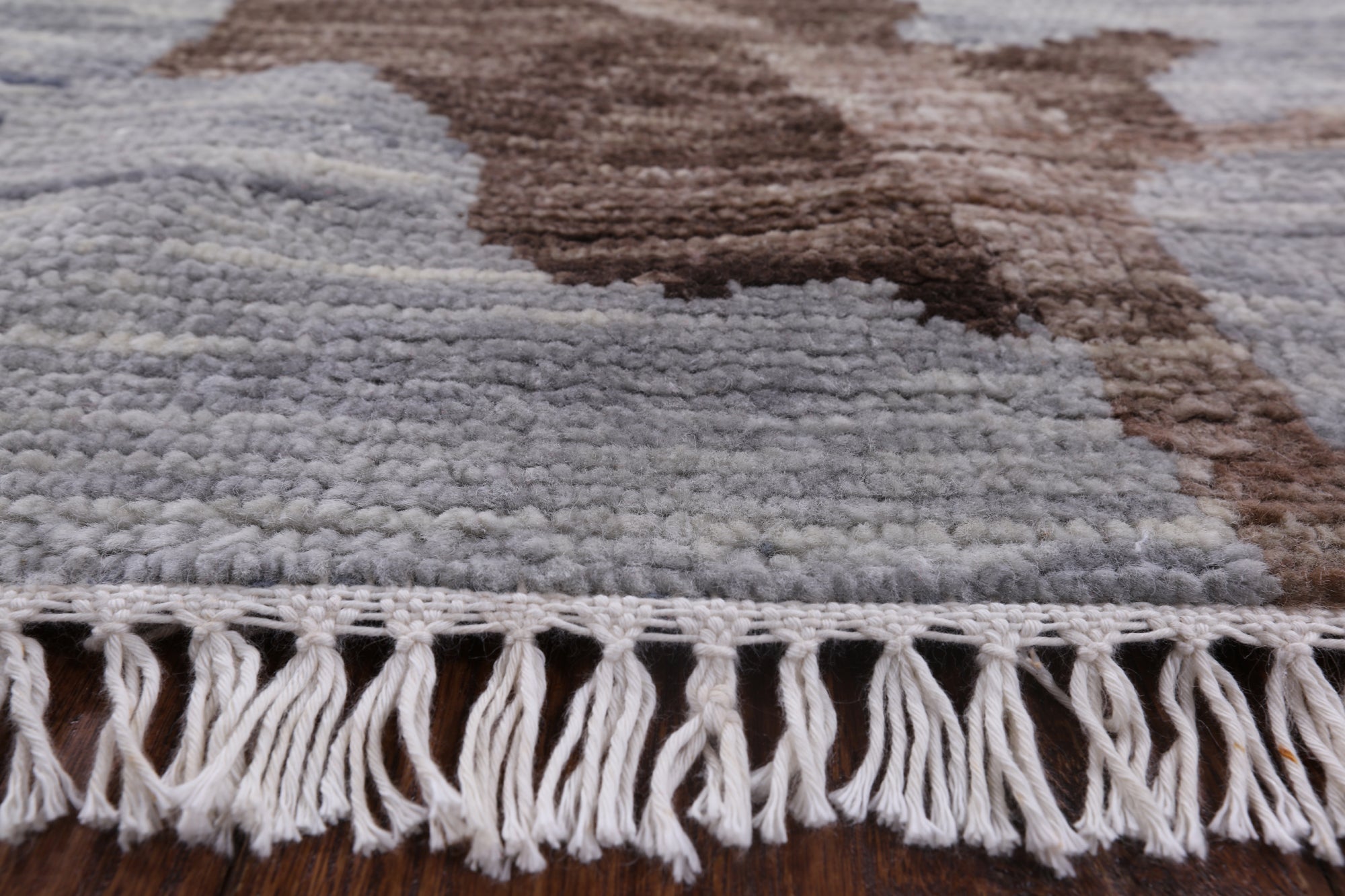 Contemporary Hand Knotted Wool Area Rug - 8' 1" X 9' 11" - Golden Nile