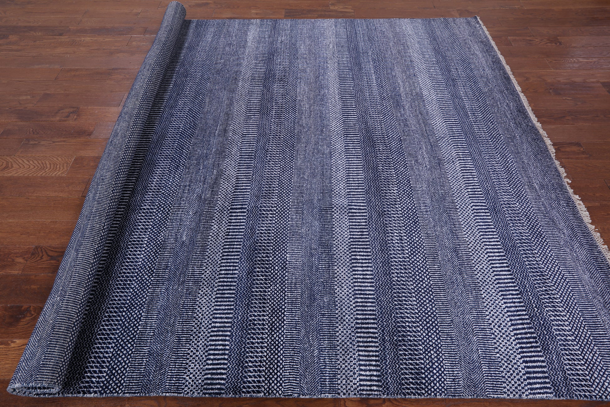 Blue Savannah Grass Handmade Wool & Silk Area Rug - 8' 0" X 10' 3" - Golden Nile
