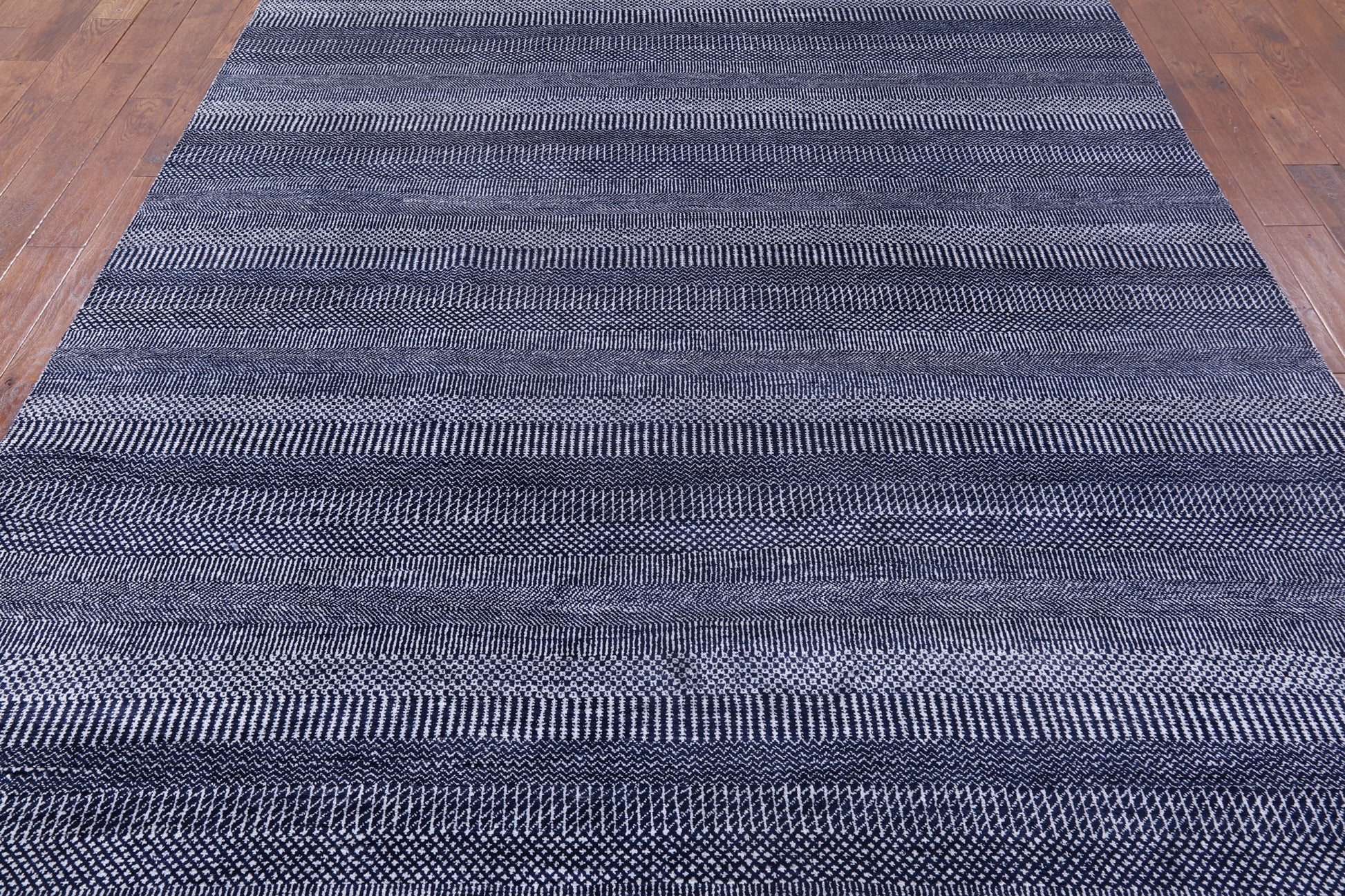 Blue Savannah Grass Handmade Wool & Silk Area Rug - 8' 0" X 10' 3" - Golden Nile