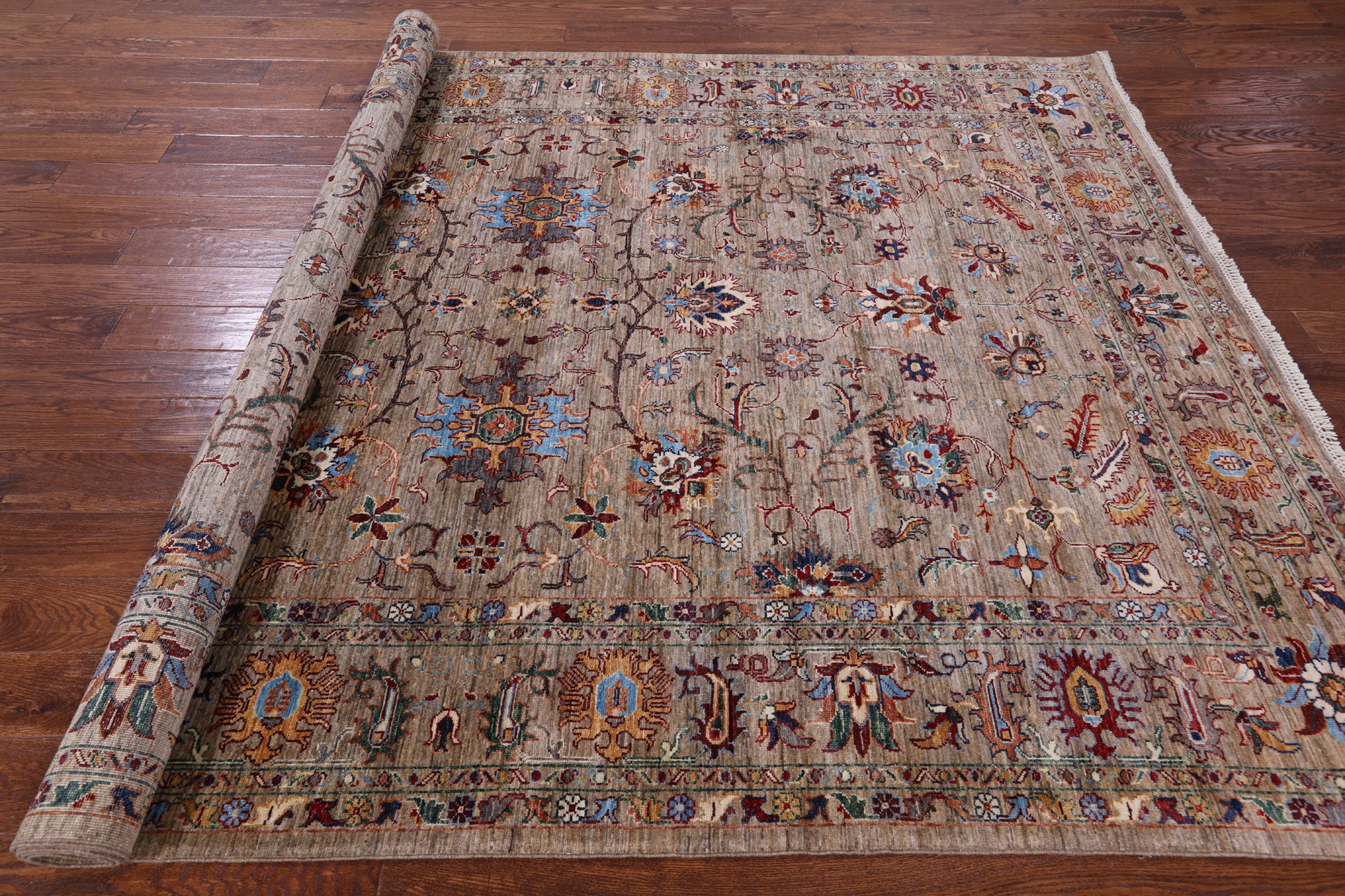 Peshawar Hand Knotted Wool Rug - 7' 0" X 10' 0" - Golden Nile