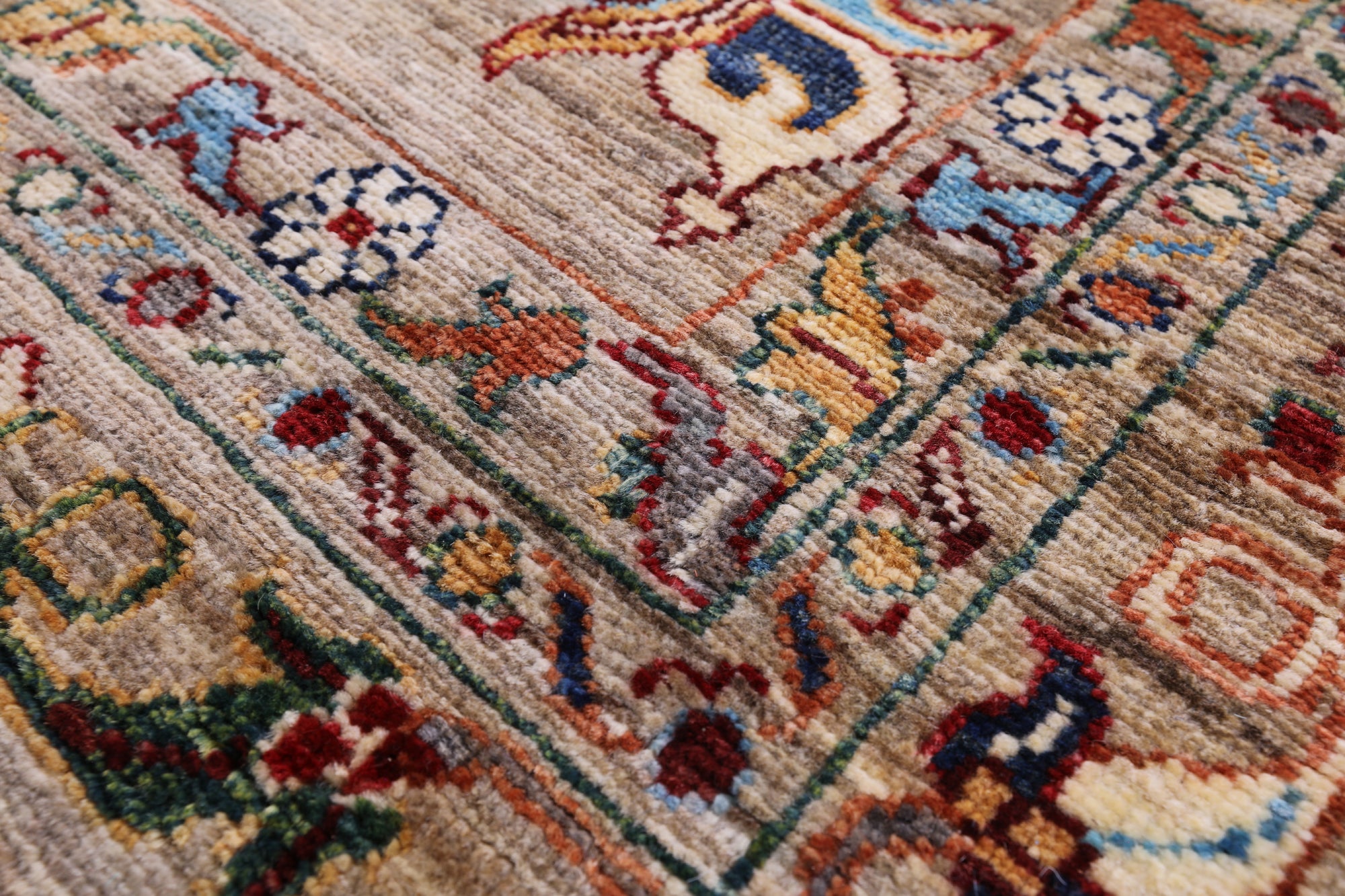Peshawar Hand Knotted Wool Rug - 7' 0" X 10' 0" - Golden Nile