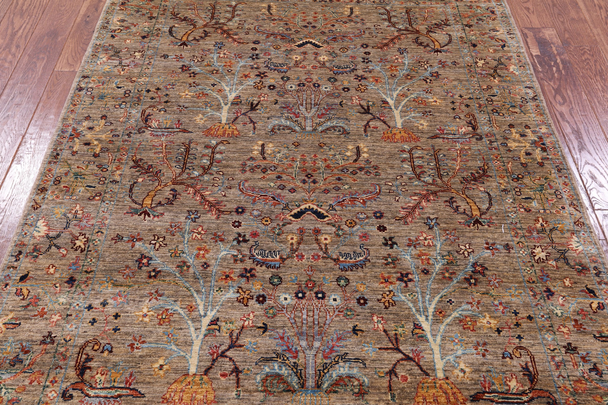 Peshawar Hand Knotted Wool Rug - 5' 1" X 6' 9" - Golden Nile