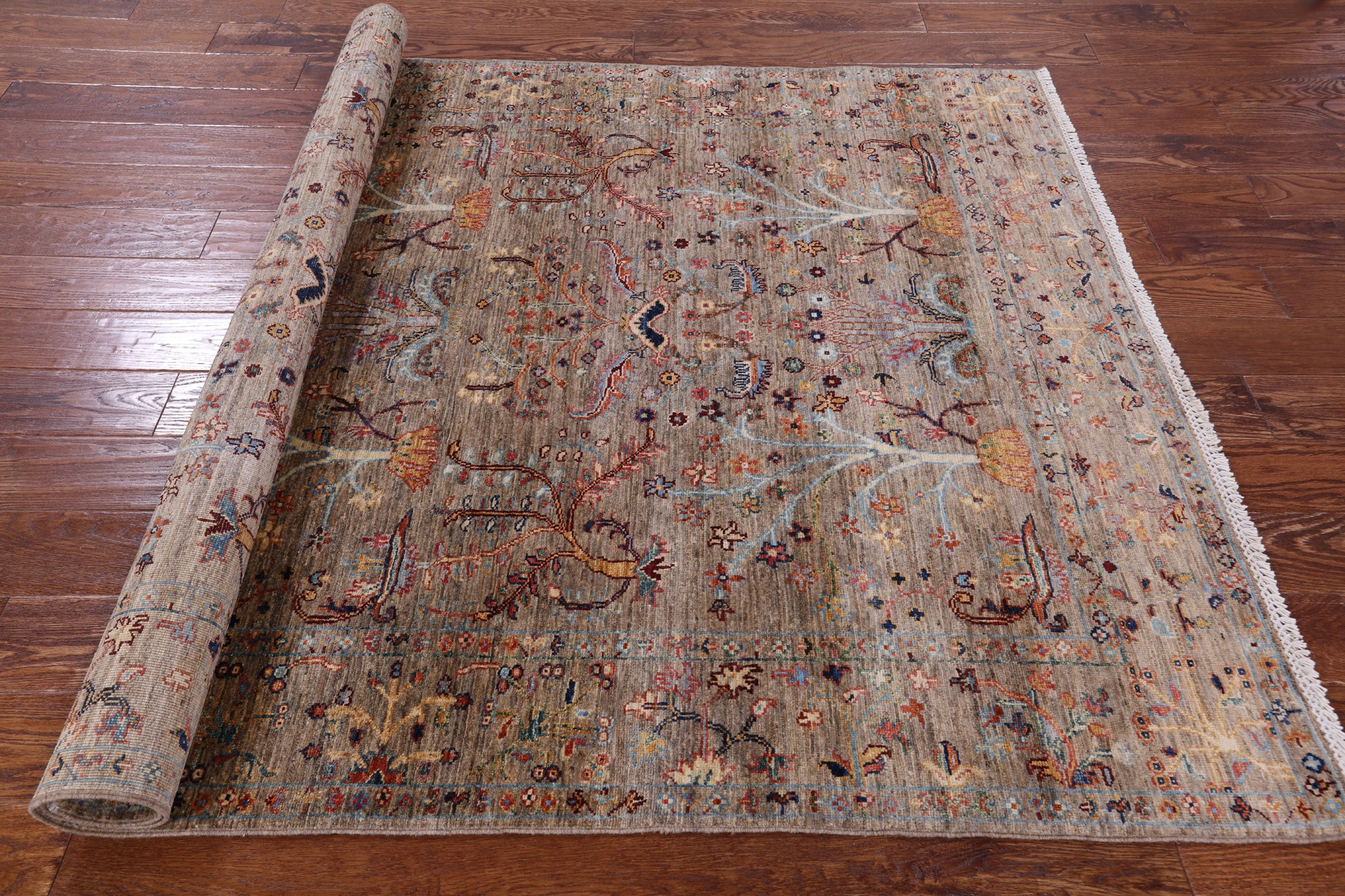 Peshawar Hand Knotted Wool Rug - 5' 1" X 6' 9" - Golden Nile