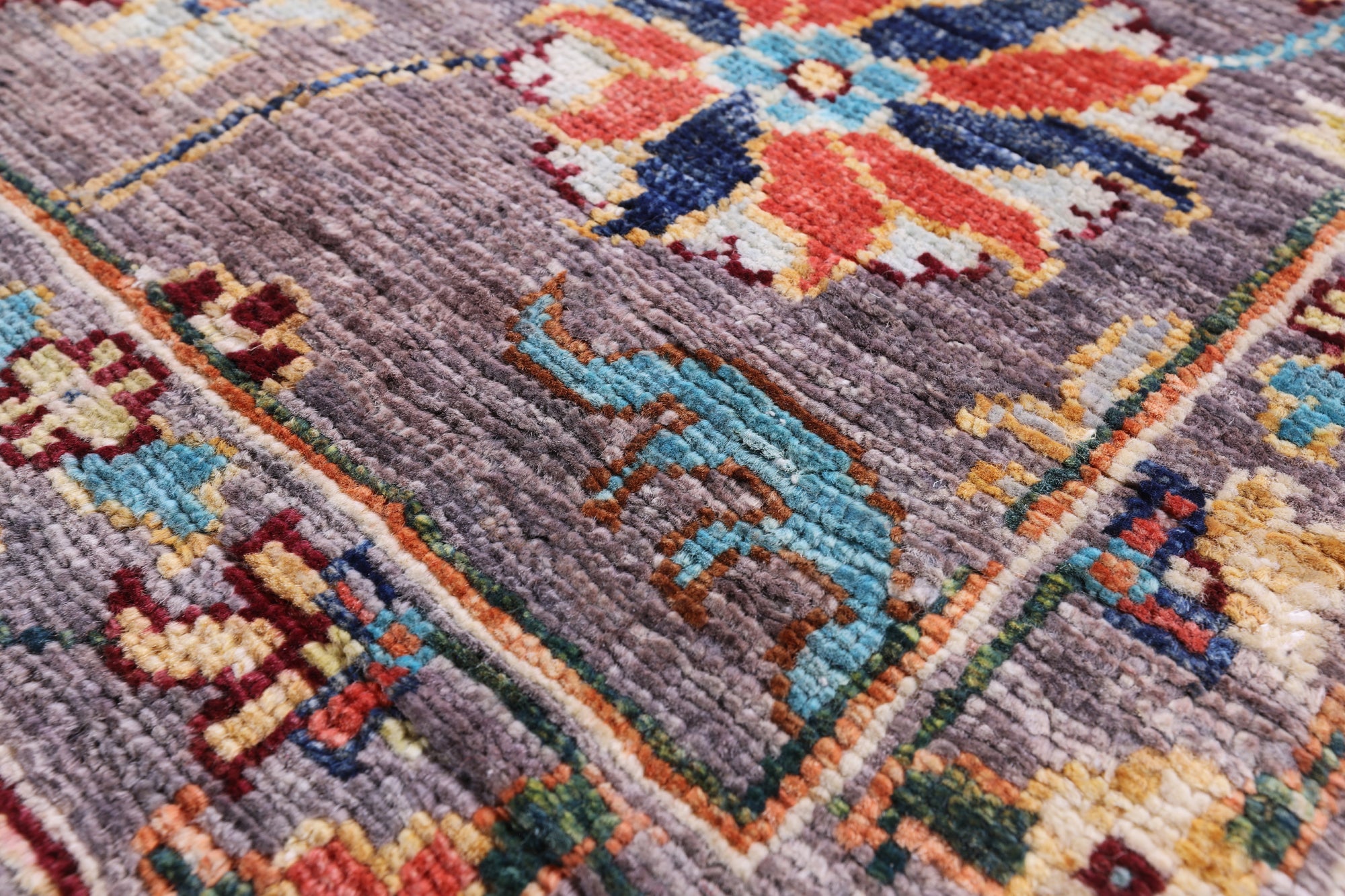 Peshawar Hand Knotted Wool Rug - 4' 2" X 6' 3" - Golden Nile