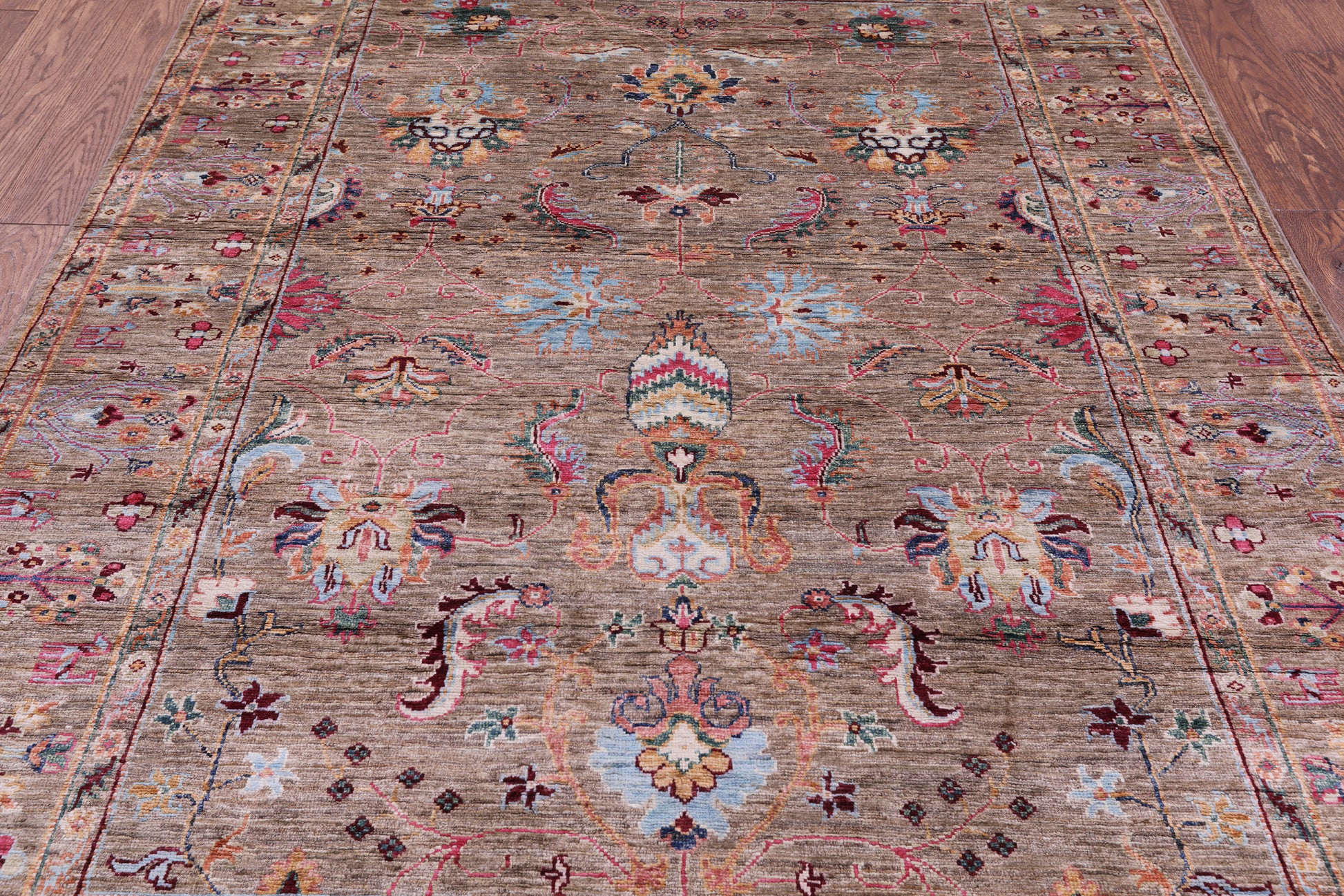 Peshawar Hand Knotted Wool Rug - 5' 1" X 6' 10" - Golden Nile