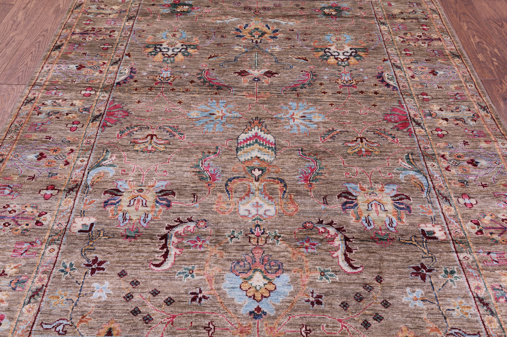 Peshawar Hand Knotted Wool Rug - 5' 1" X 6' 10" - Golden Nile