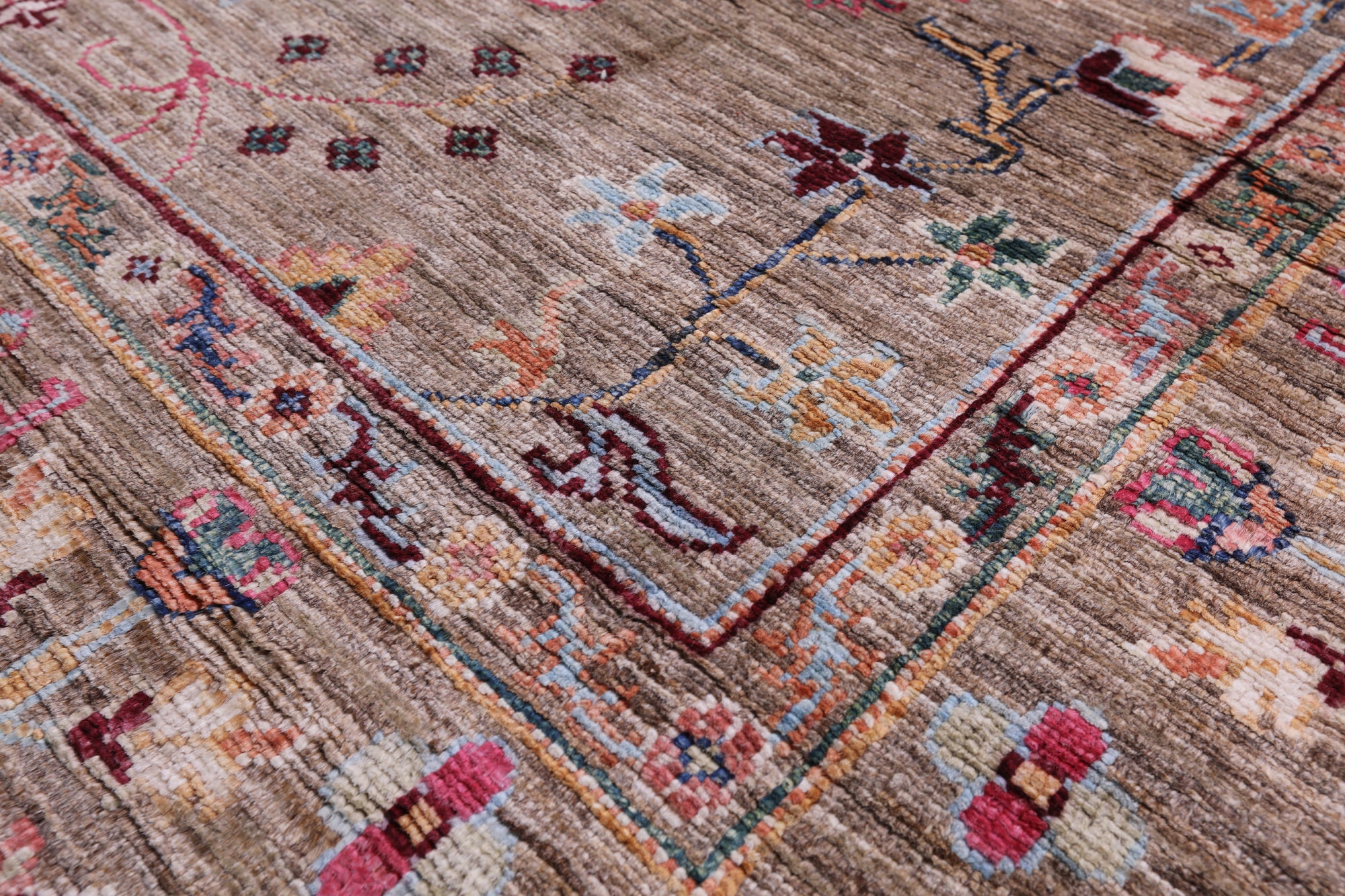 Peshawar Hand Knotted Wool Rug - 5' 1" X 6' 10" - Golden Nile