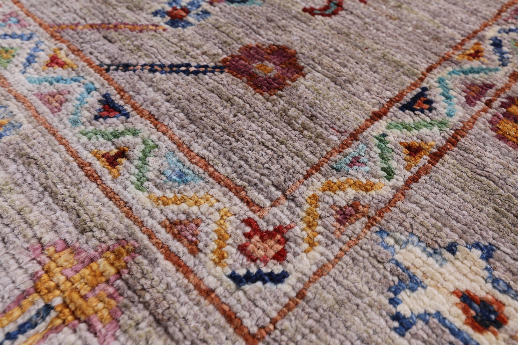 Peshawar Hand Knotted Wool Rug - 5' 0" X 6' 8" - Golden Nile
