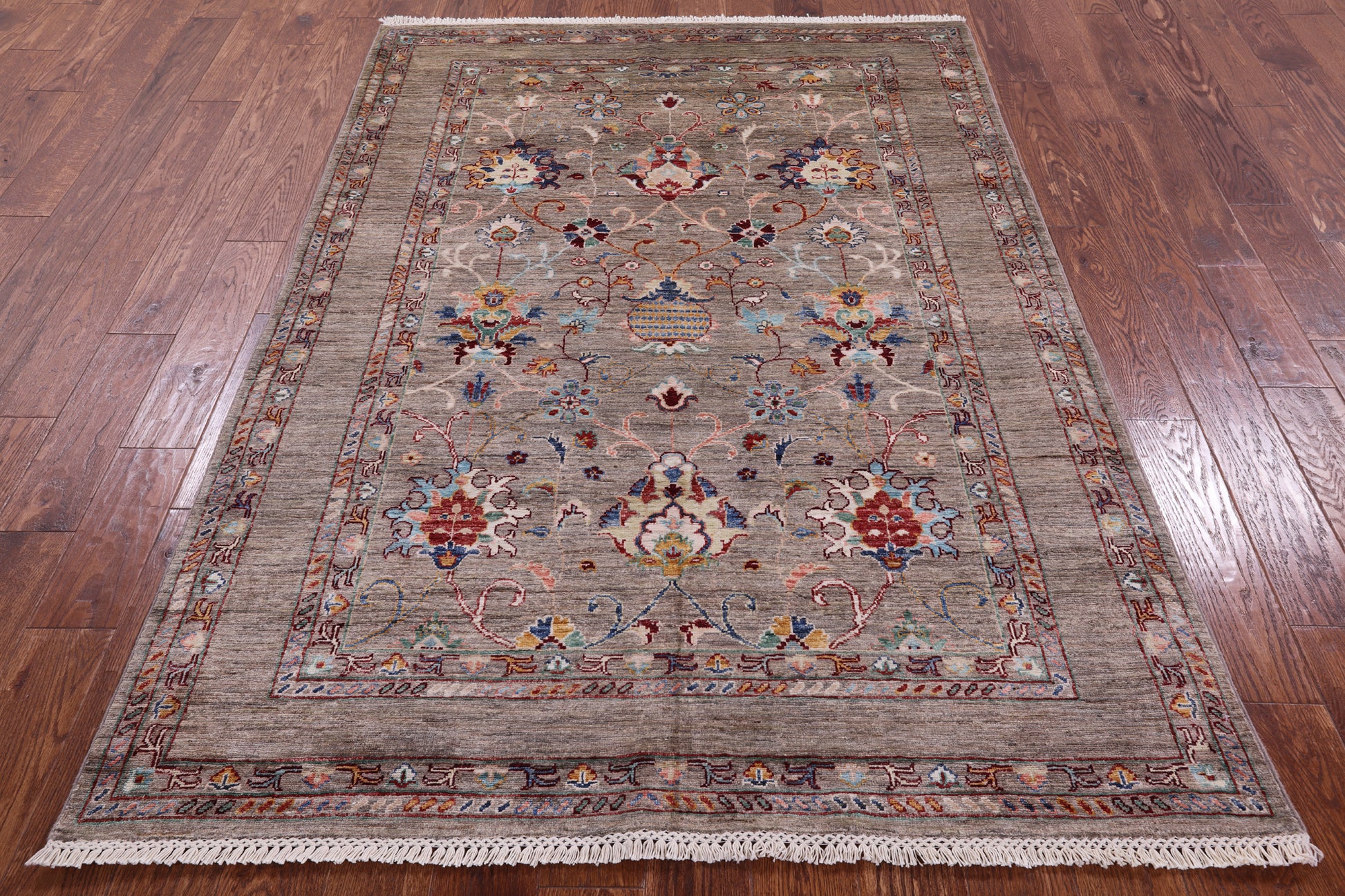 Peshawar Hand Knotted Wool Rug - 4' 11" X 7' 1" - Golden Nile