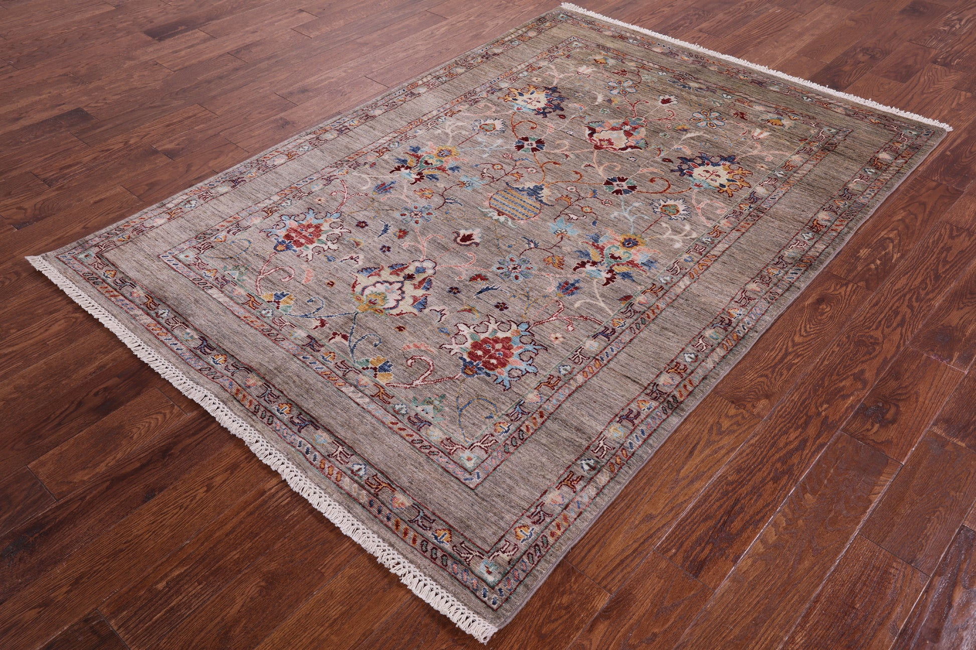 Peshawar Hand Knotted Wool Rug - 4' 11" X 7' 1" - Golden Nile
