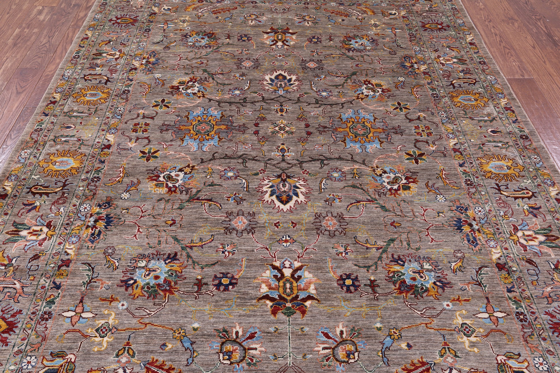Peshawar Hand Knotted Wool Rug - 6' 11" X 9' 11" - Golden Nile