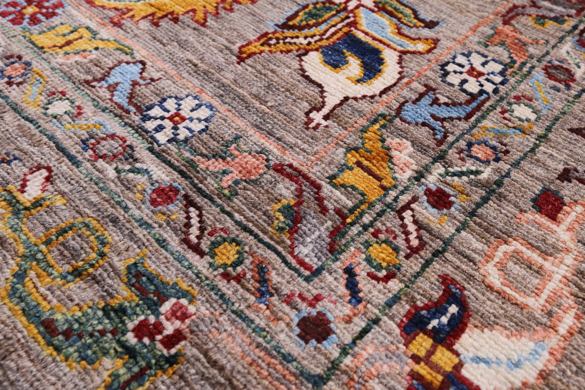 Peshawar Hand Knotted Wool Rug - 6' 11" X 9' 11" - Golden Nile